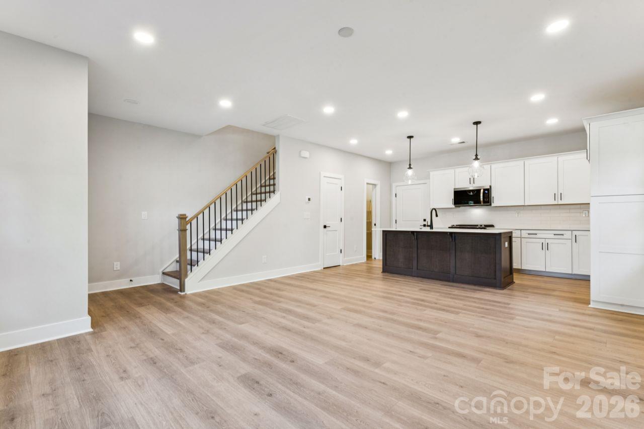 508 MYSTIC PARK Alley Unit: 1