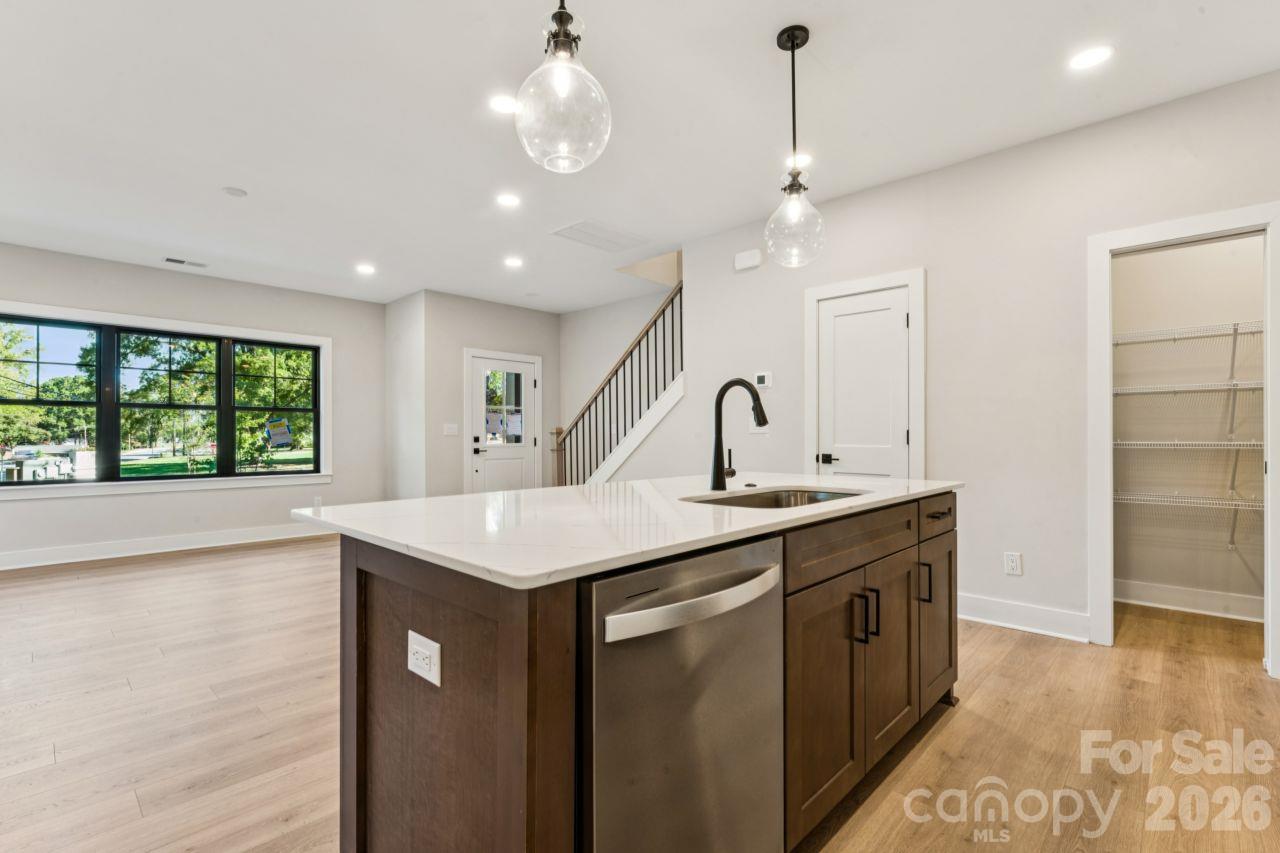 508 MYSTIC PARK Alley Unit: 1