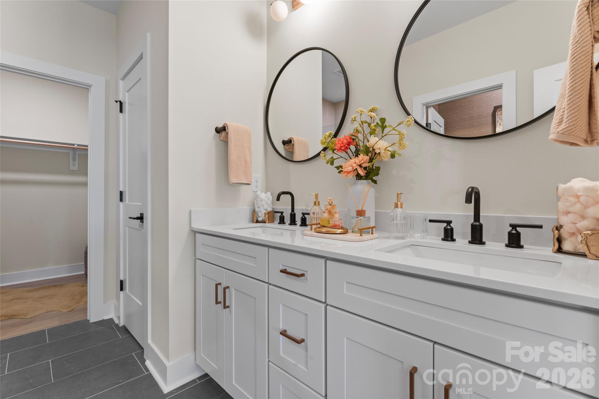 508 MYSTIC PARK Alley Unit: 1