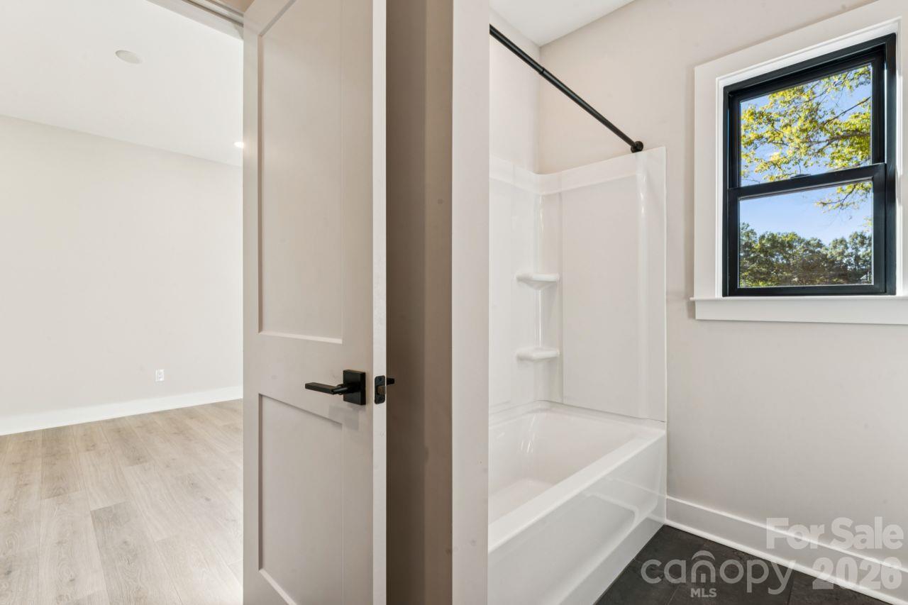508 MYSTIC PARK Alley Unit: 1