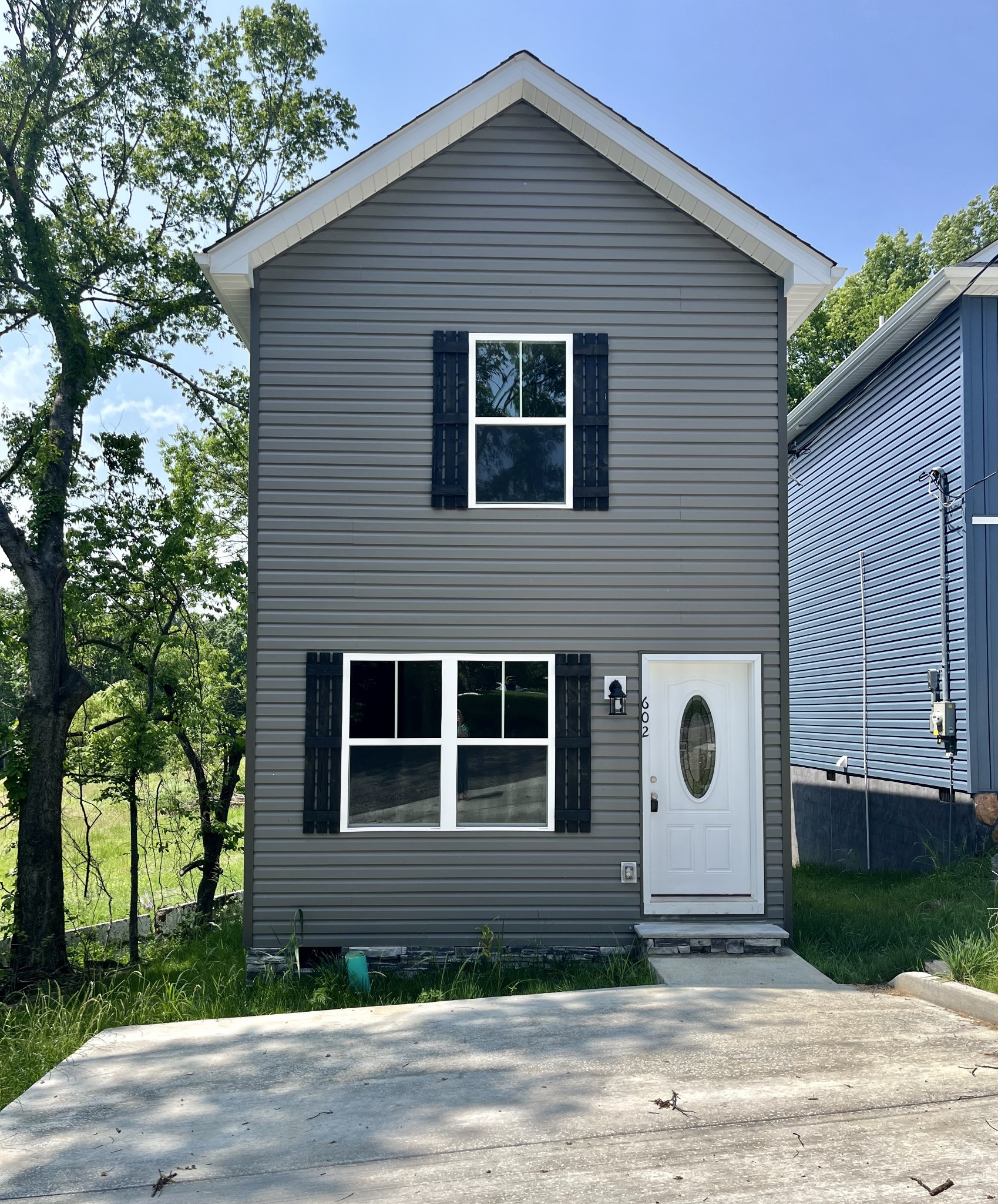 602 W Volney St