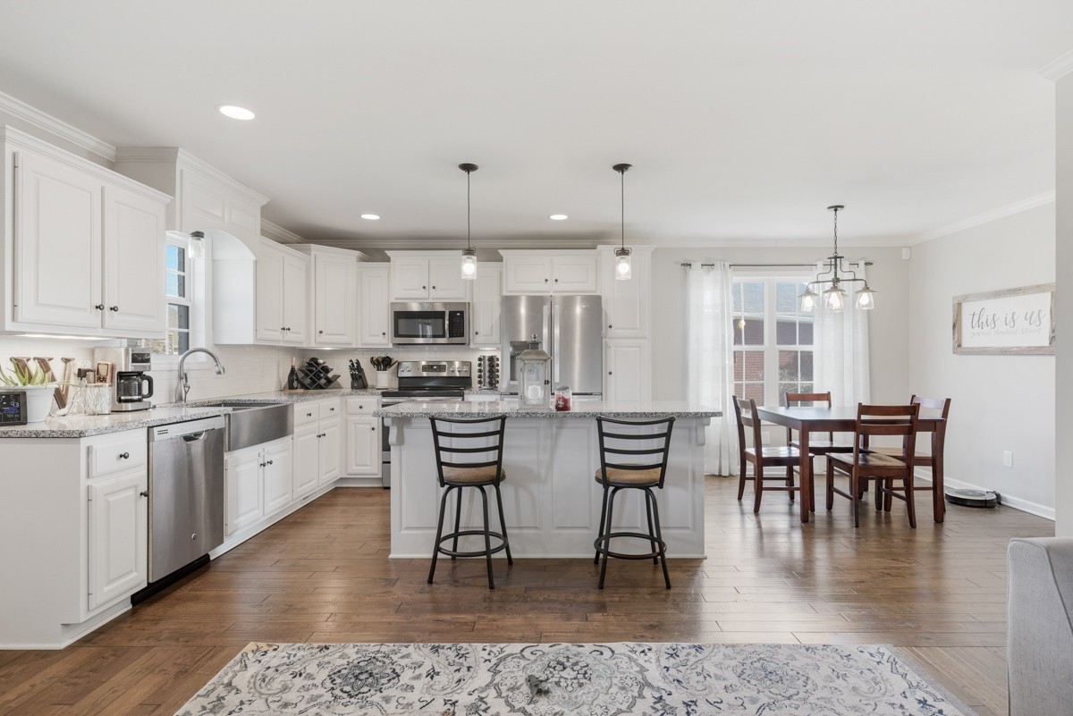 419 Lucy Cir
