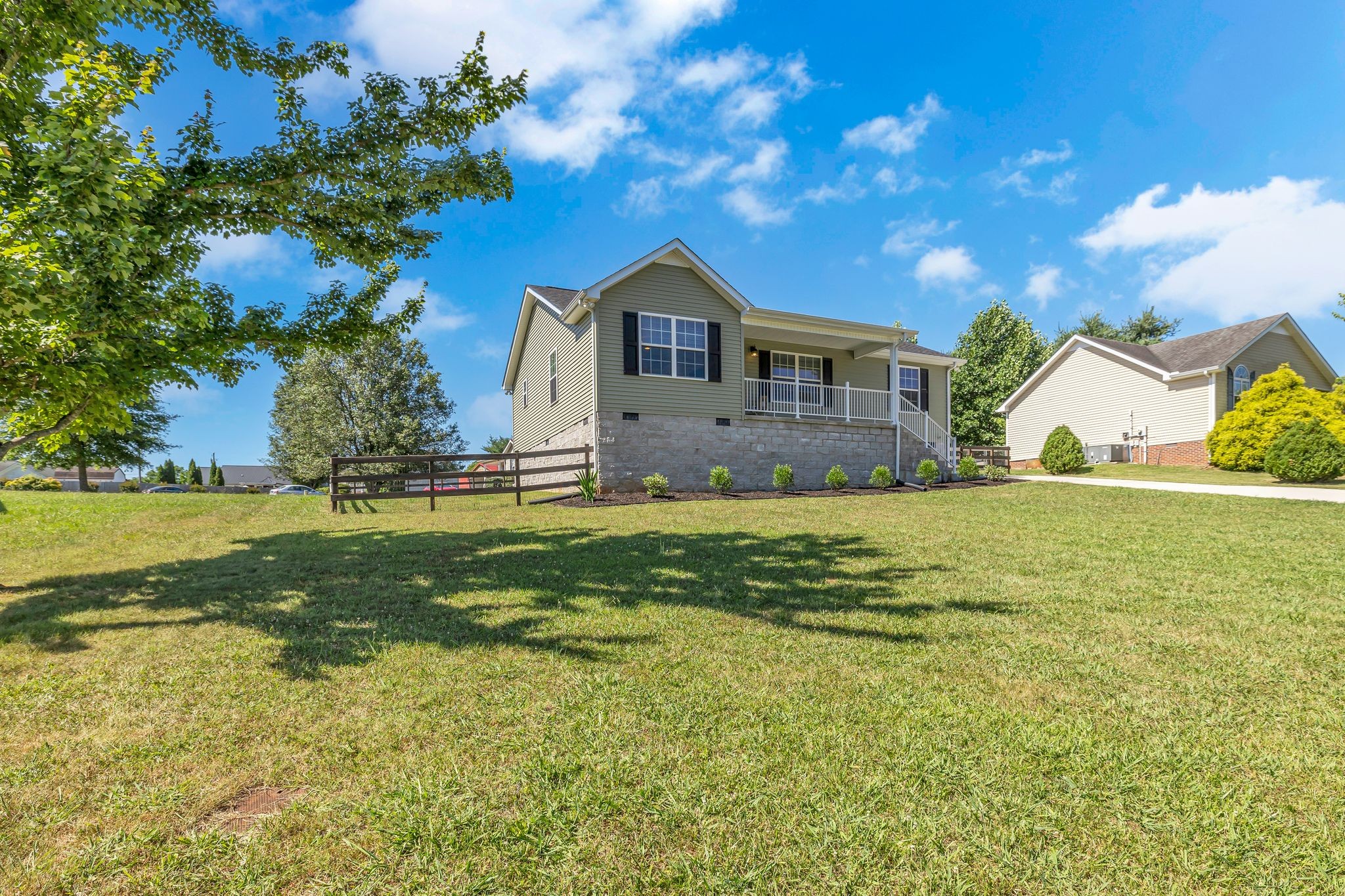 165 Duck Hawk Dr