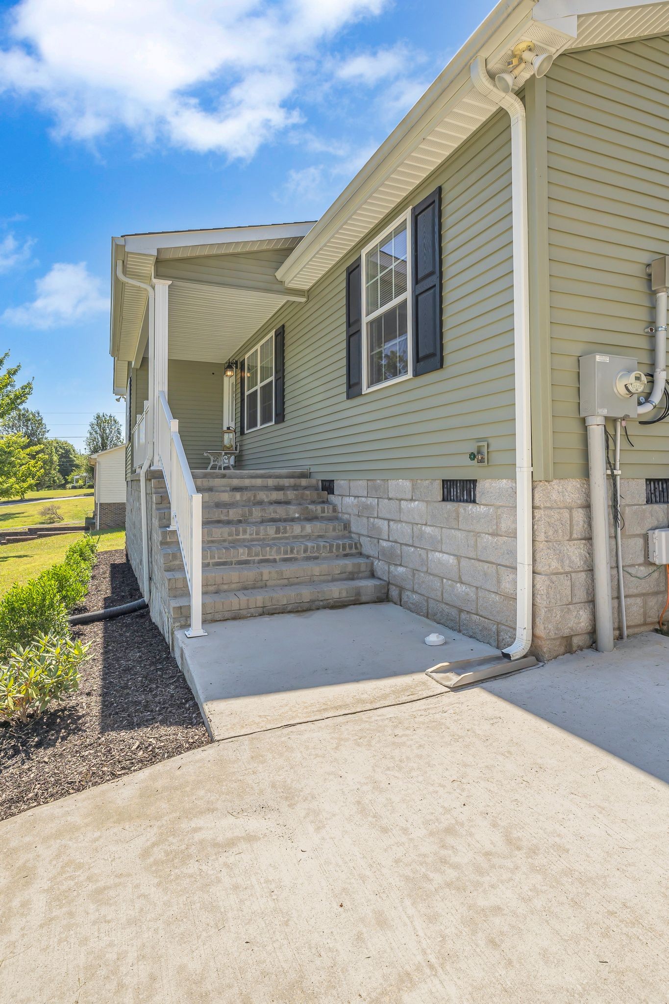 165 Duck Hawk Dr
