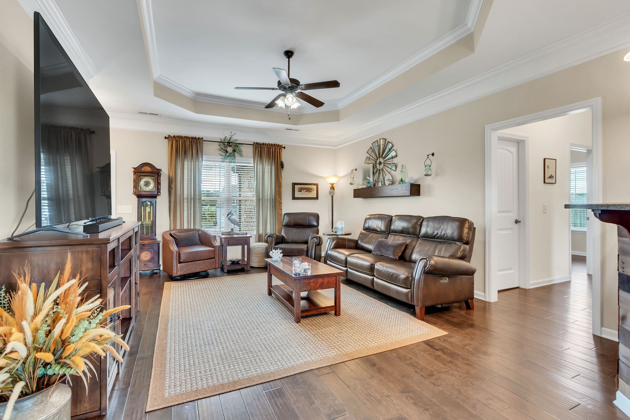 2702 Rushmore Dr
