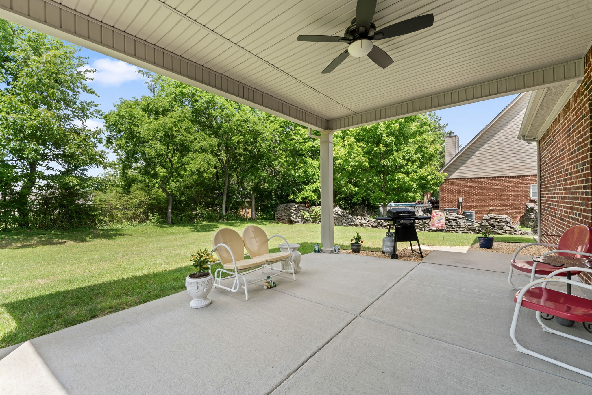 5114 Honeybee Dr