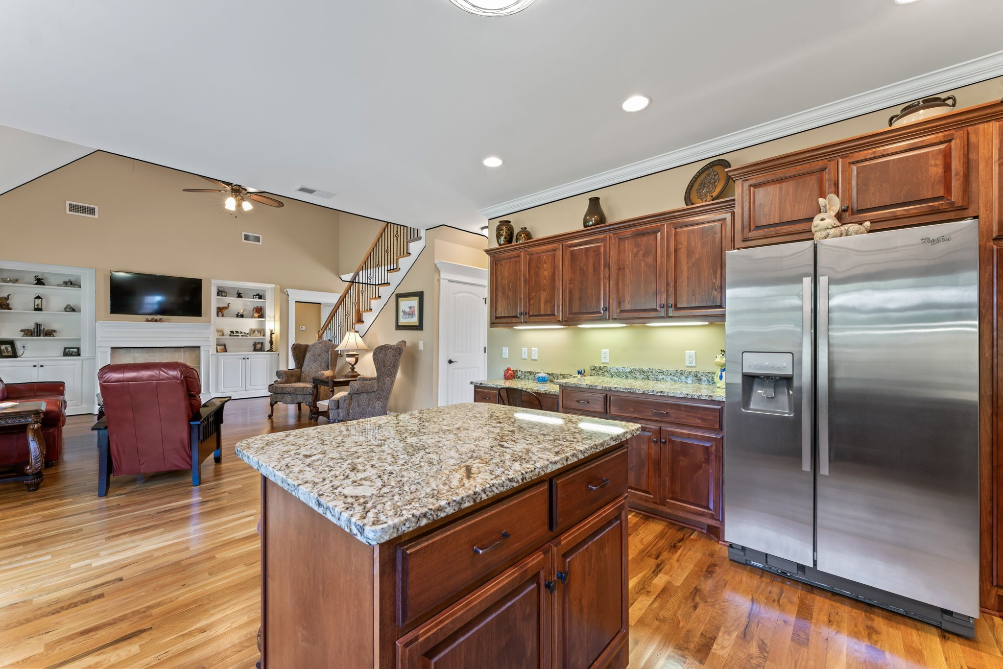 5114 Honeybee Dr