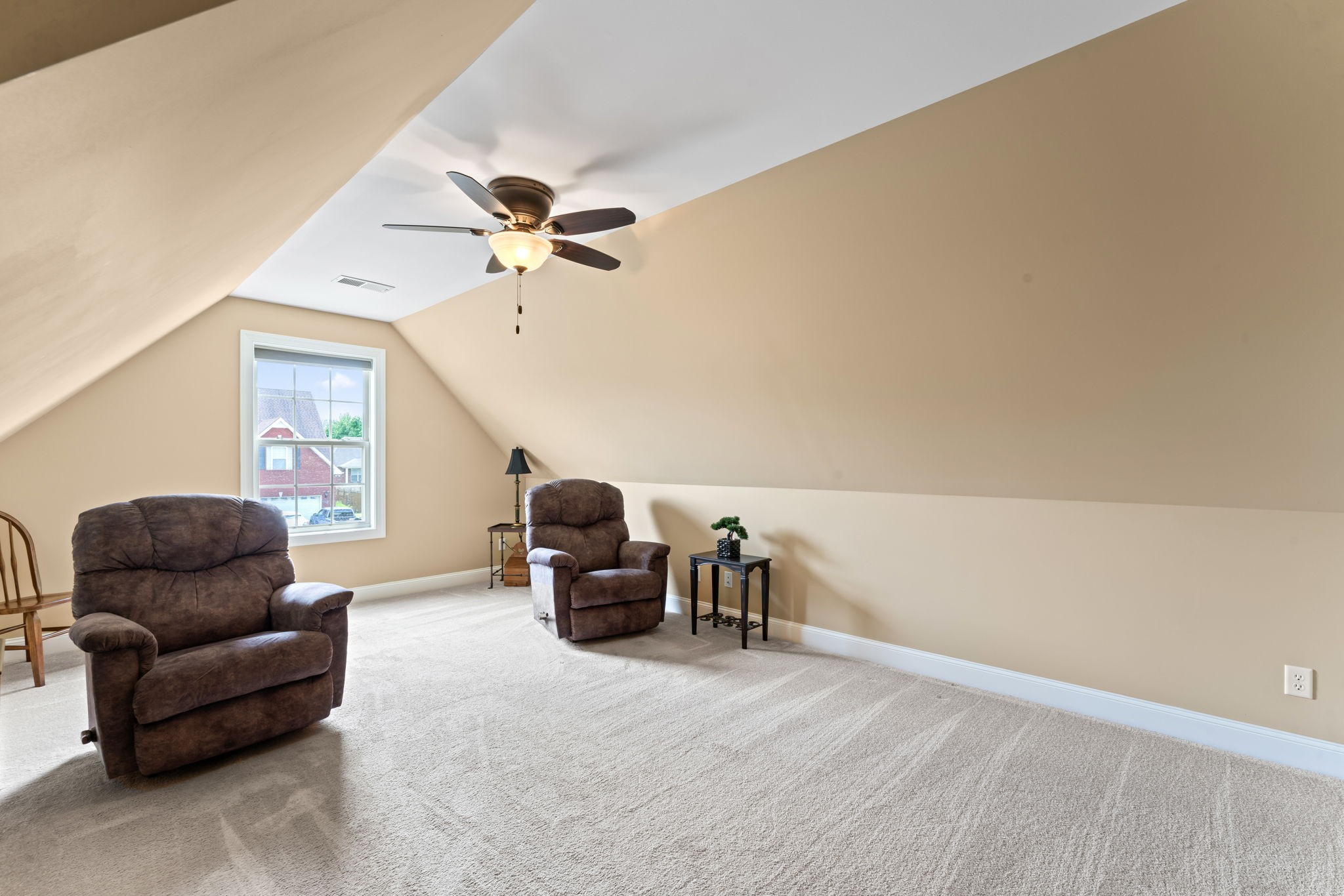 5114 Honeybee Dr