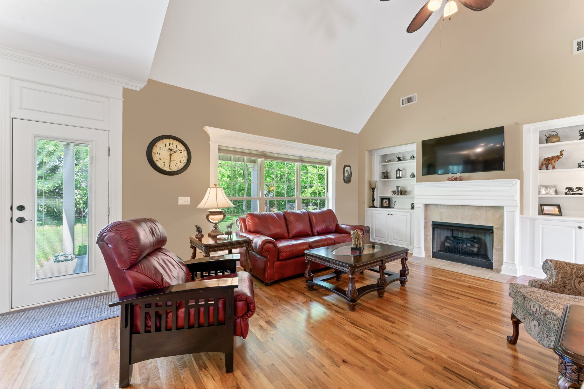 5114 Honeybee Dr