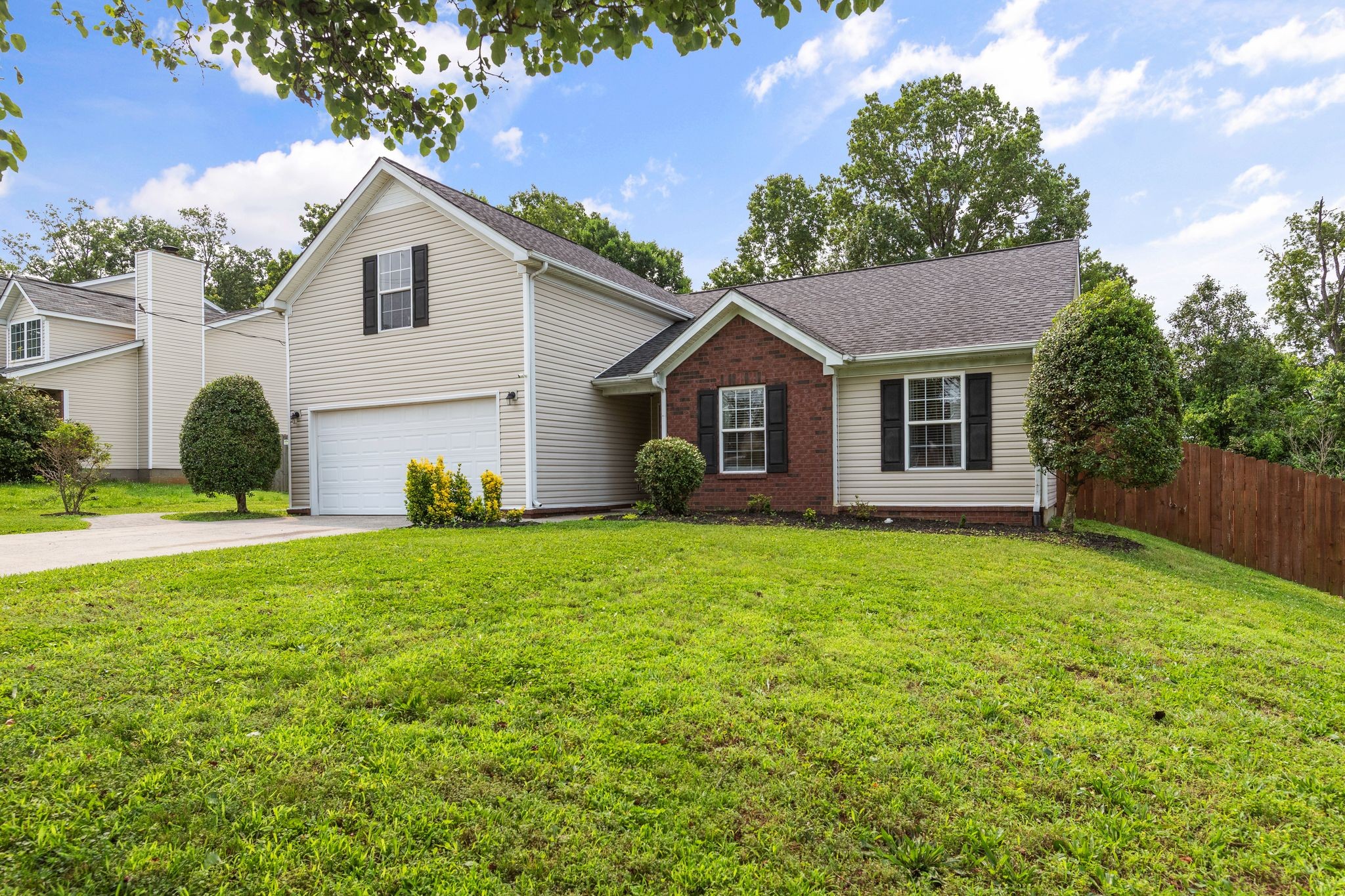 917 Lavergne Ln