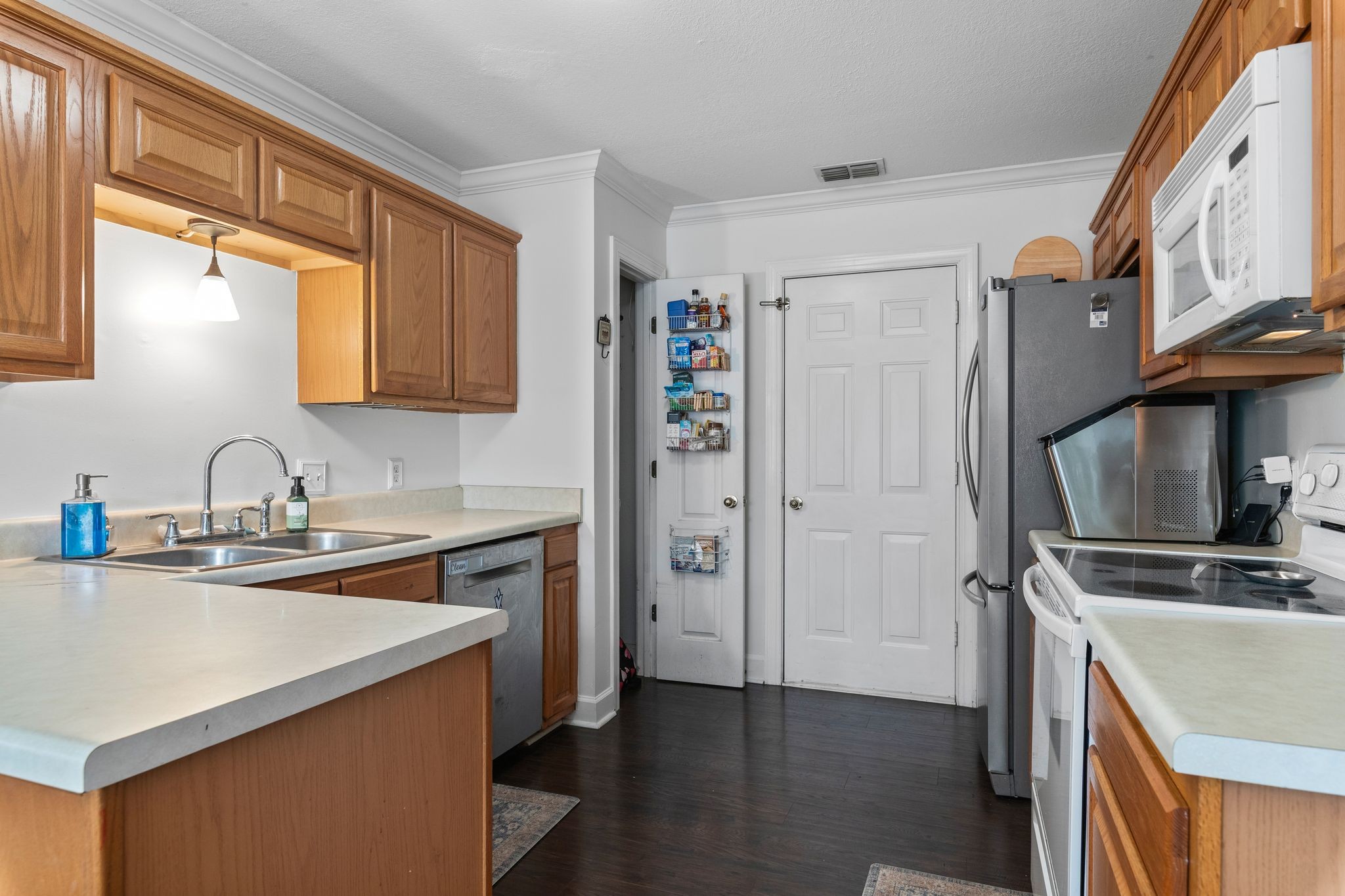 917 Lavergne Ln