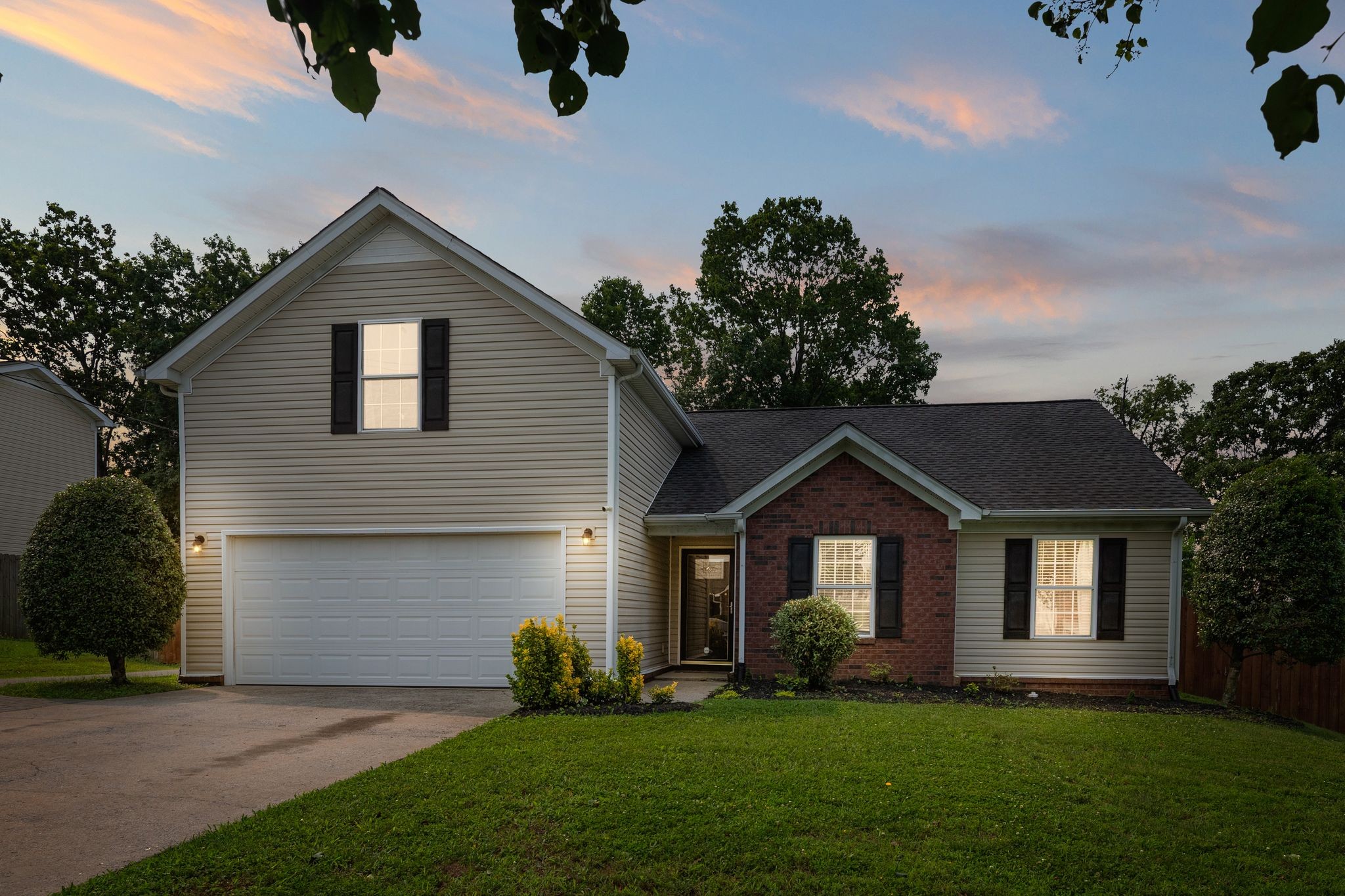 917 Lavergne Ln