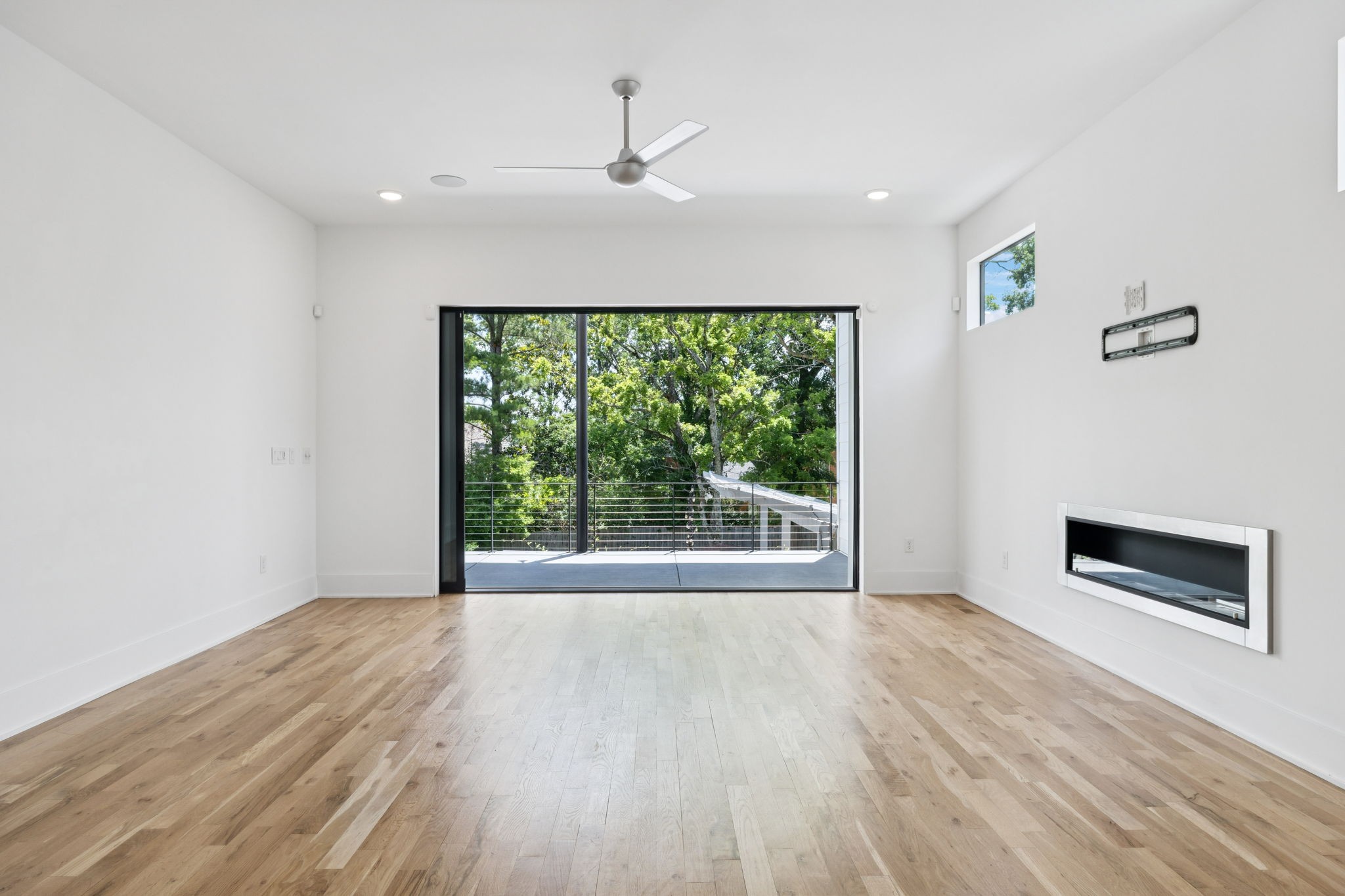 4506B Belmont Park Ter