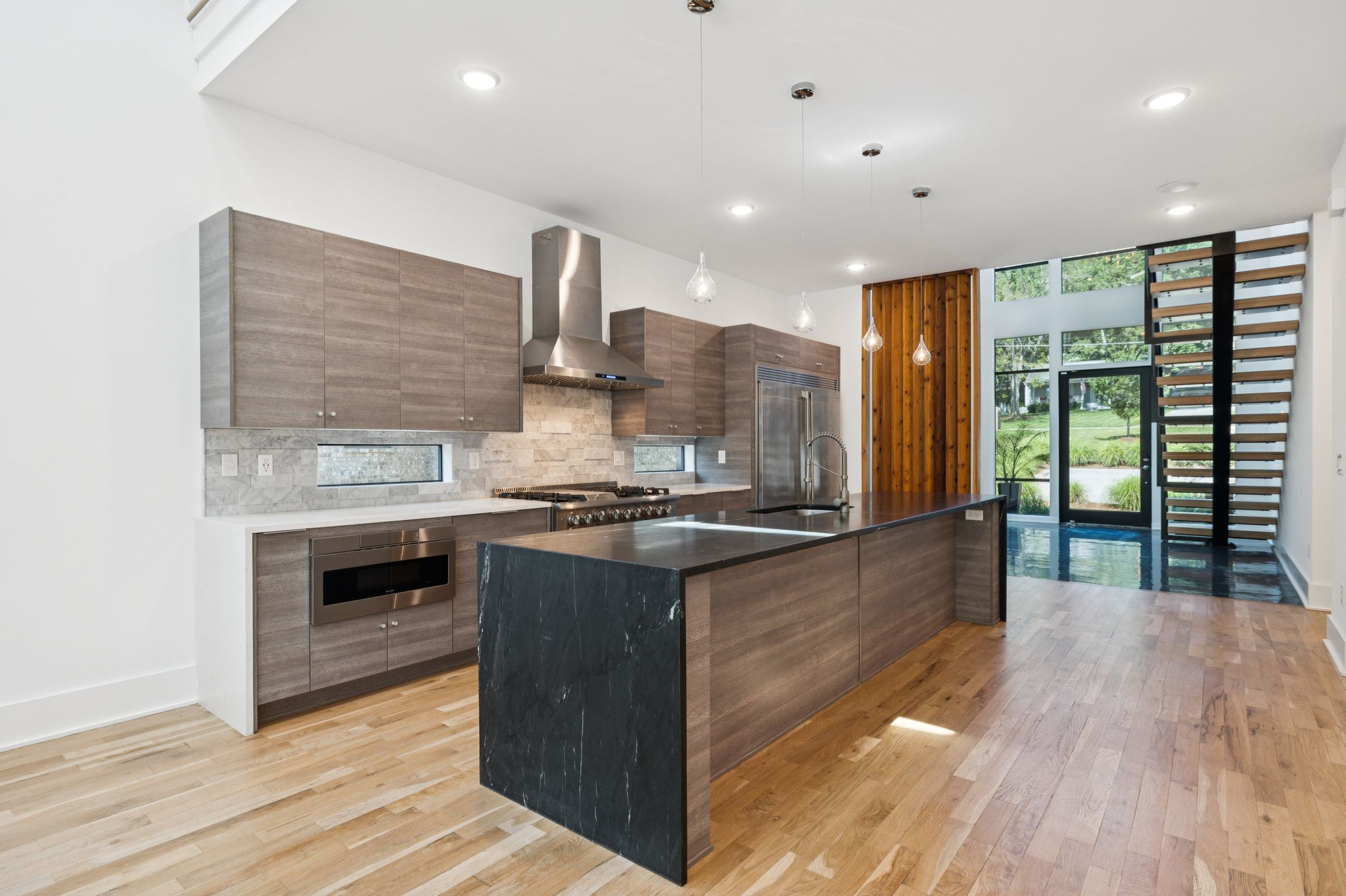 4506B Belmont Park Ter
