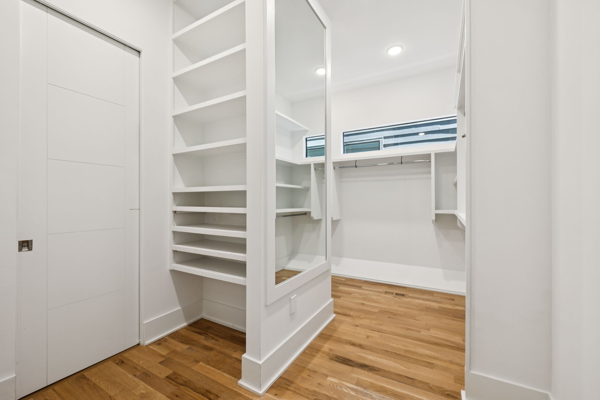 4506B Belmont Park Ter