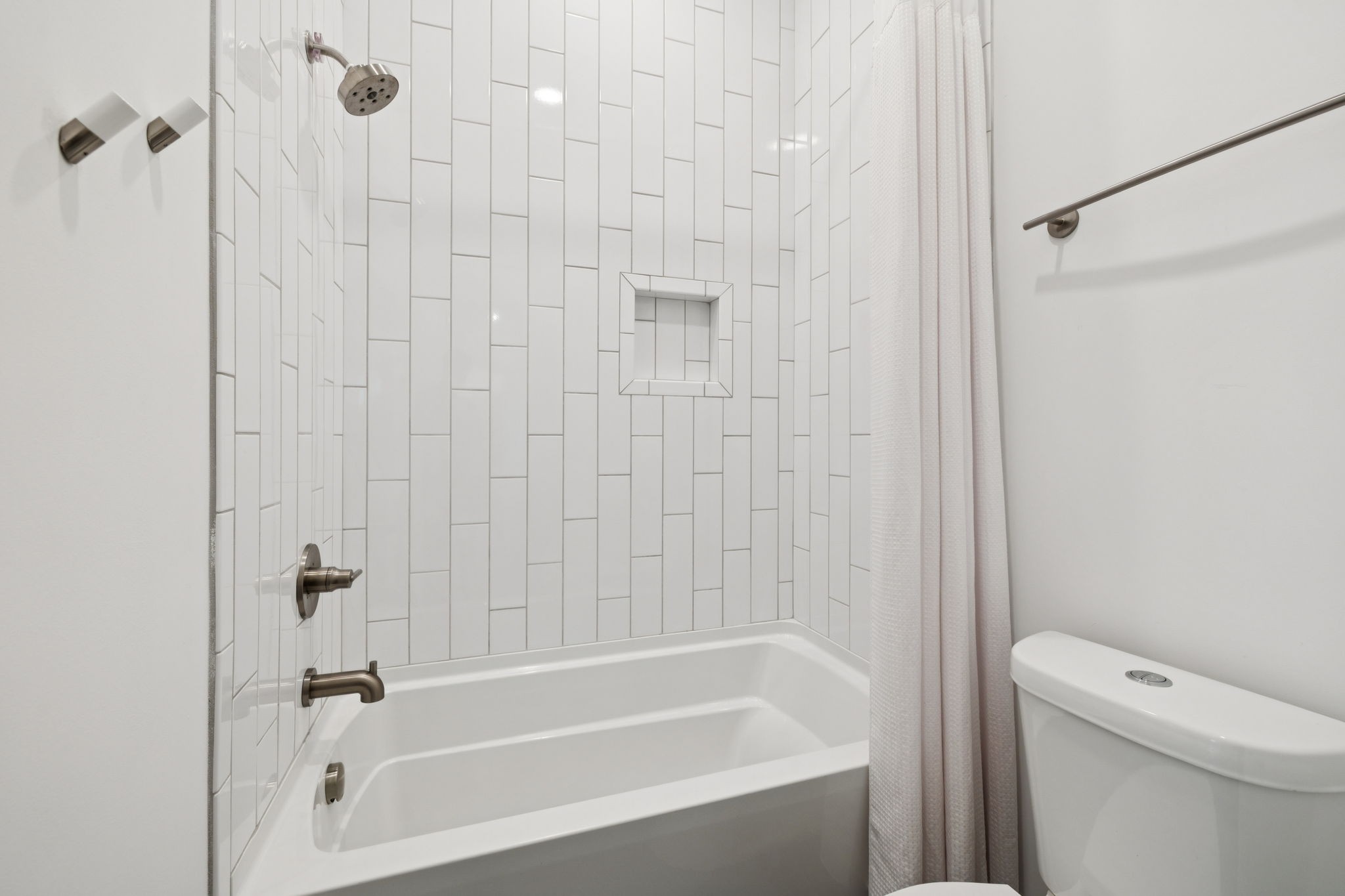 4506B Belmont Park Ter