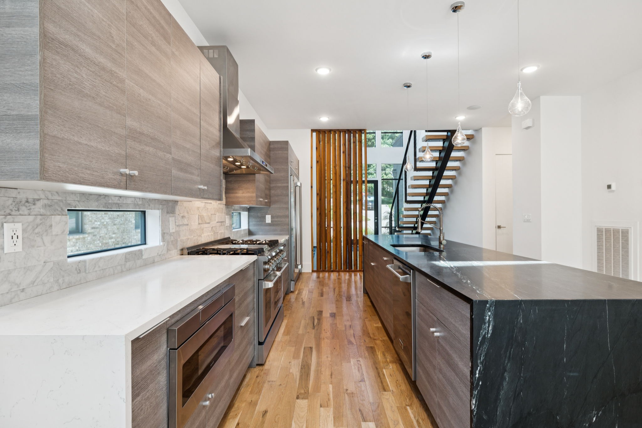 4506B Belmont Park Ter