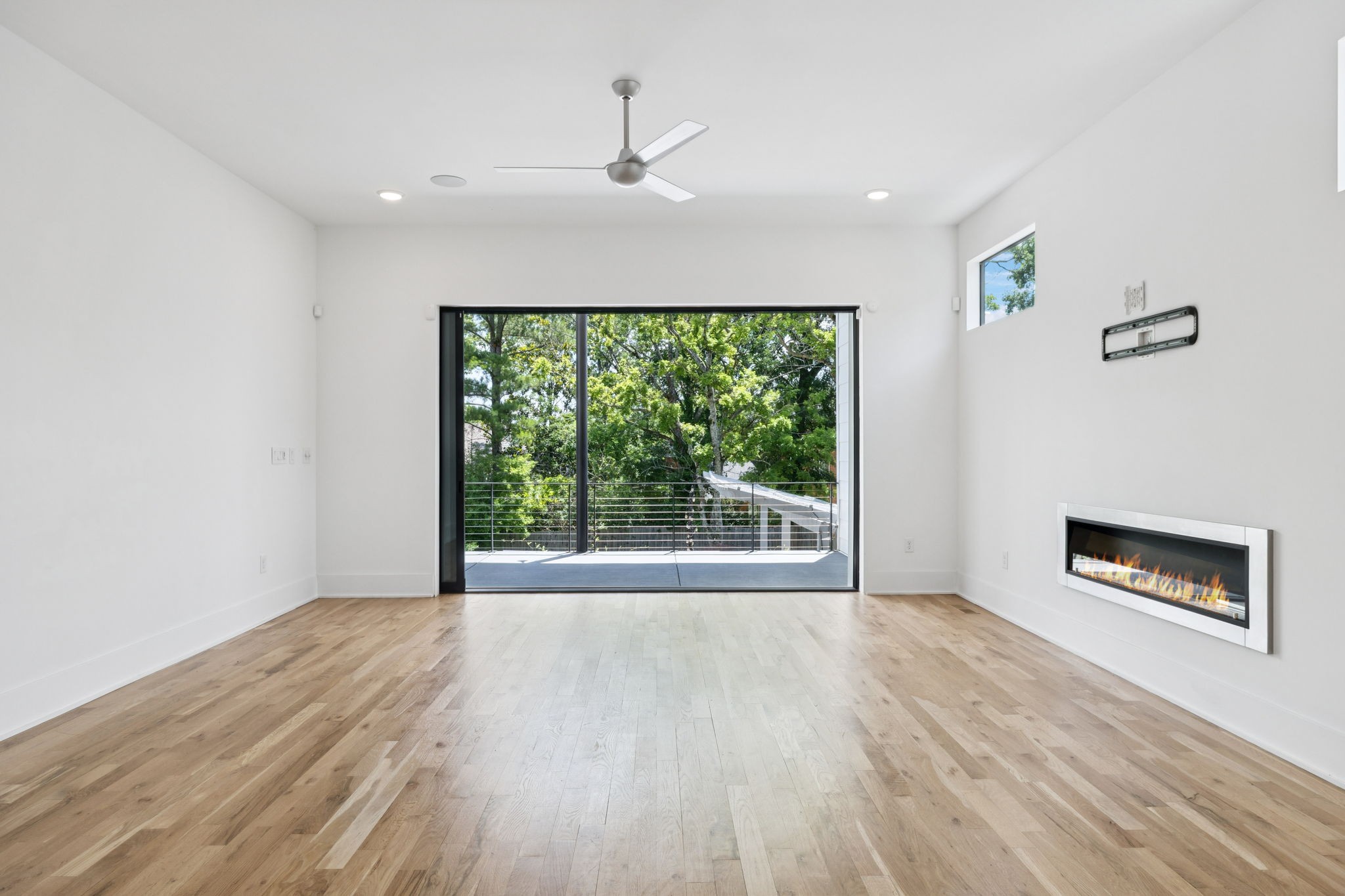 4506B Belmont Park Ter