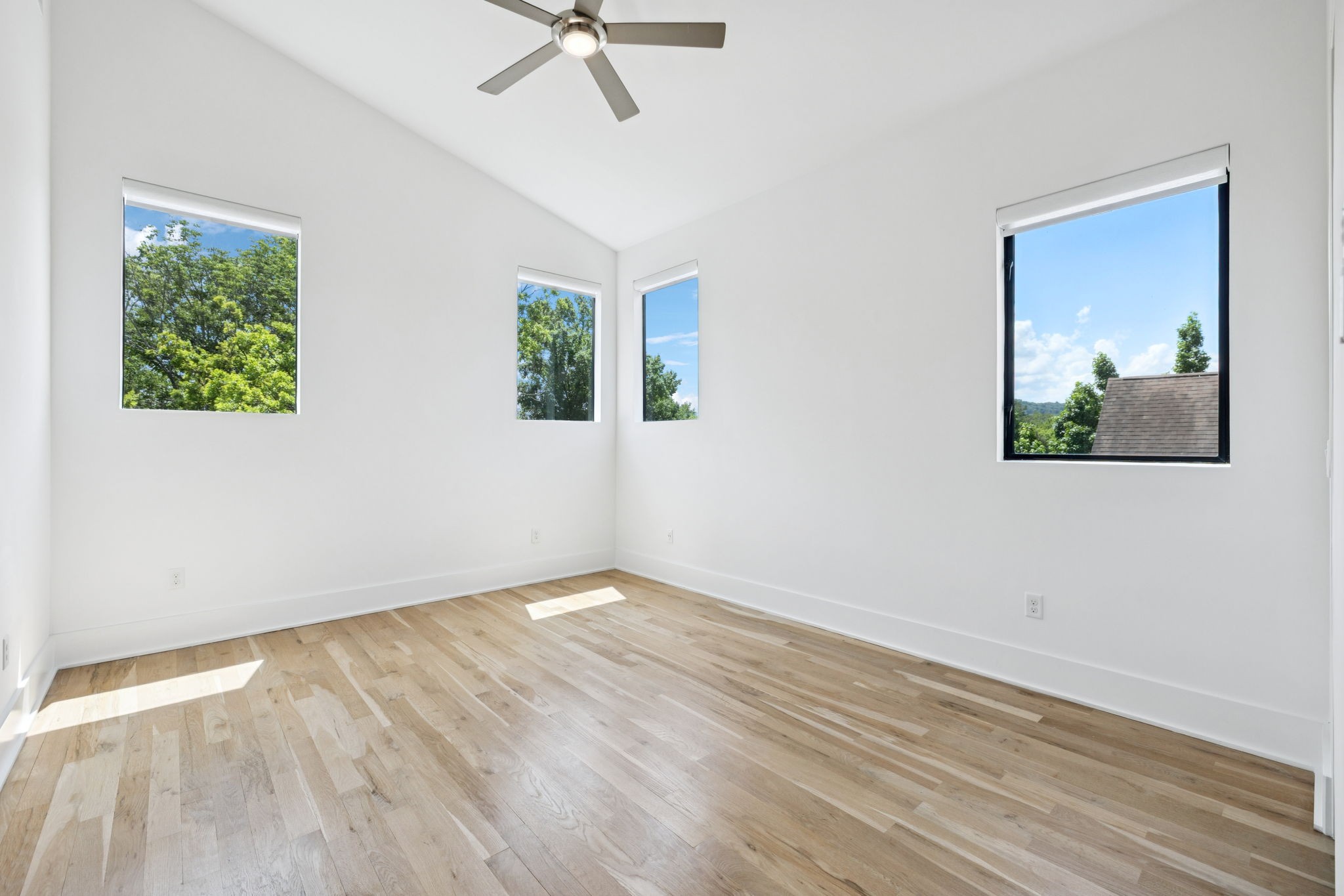 4506B Belmont Park Ter