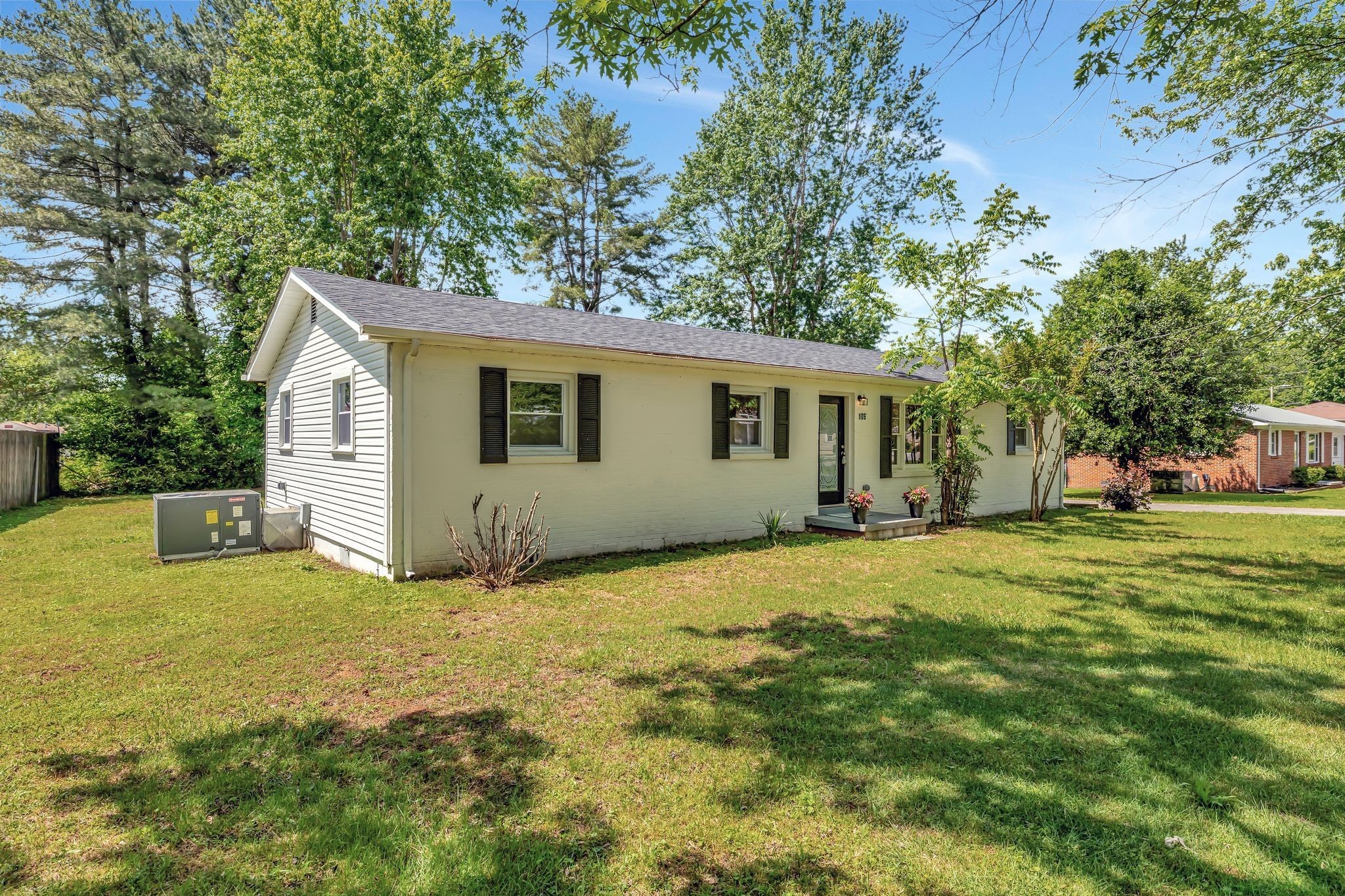 106 Julian St
