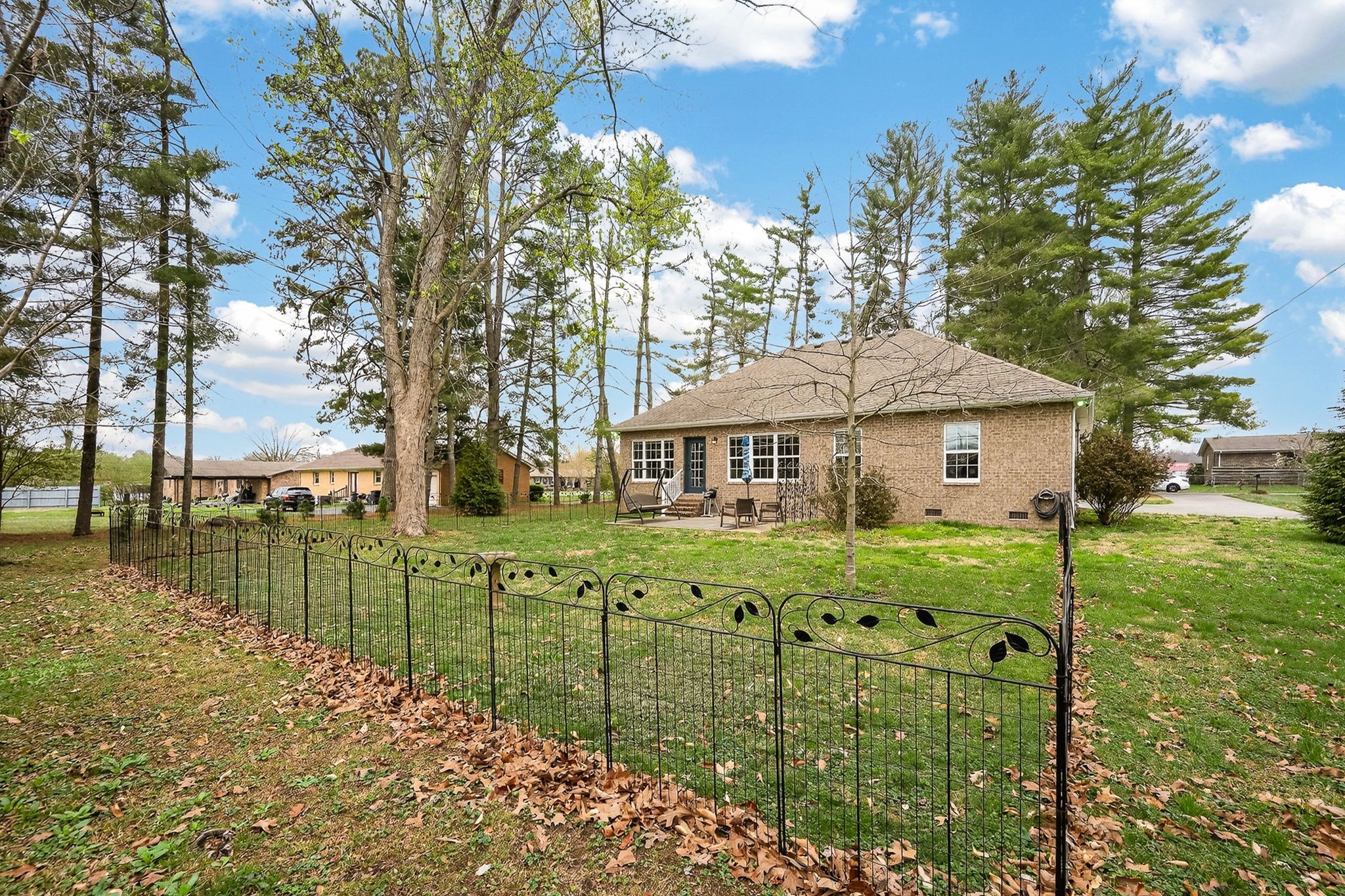 403 TIMBERLANE AVENUE