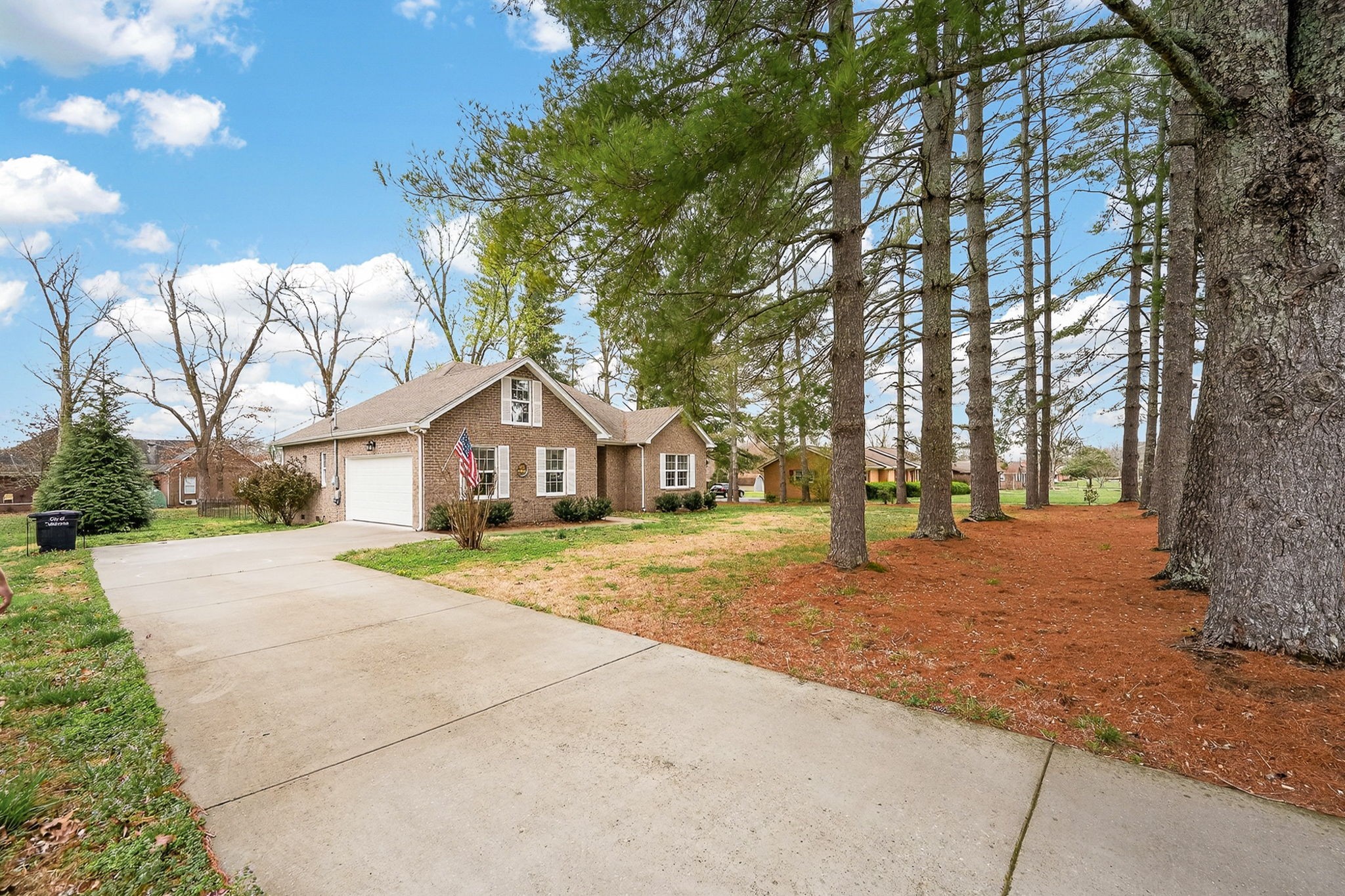 403 TIMBERLANE AVENUE