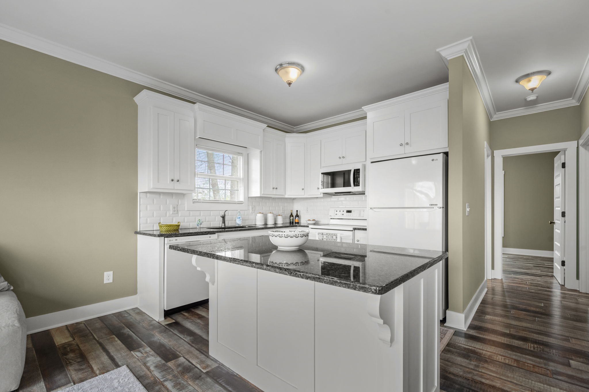 403 TIMBERLANE AVENUE