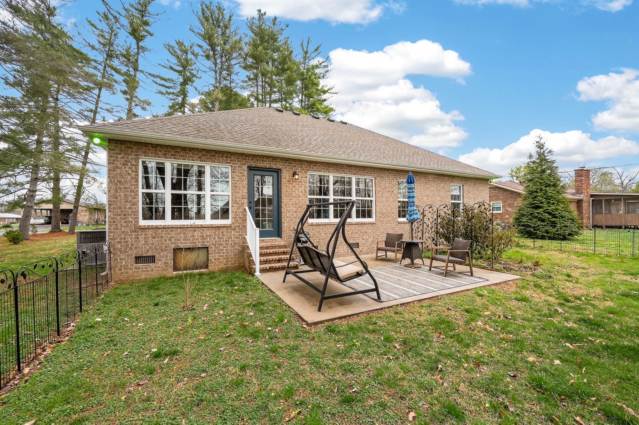 403 TIMBERLANE AVENUE
