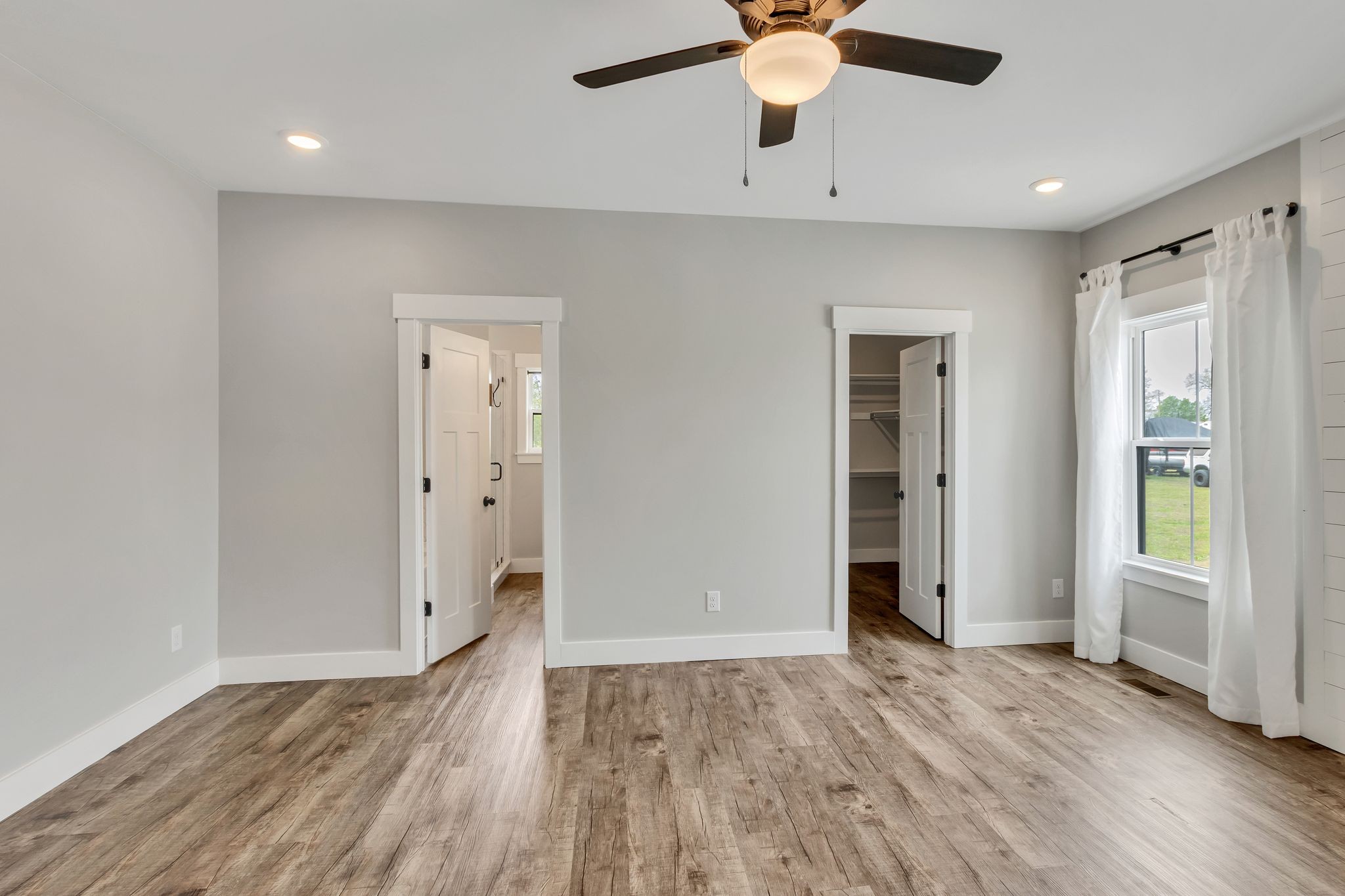 210 Deer Creek Ln