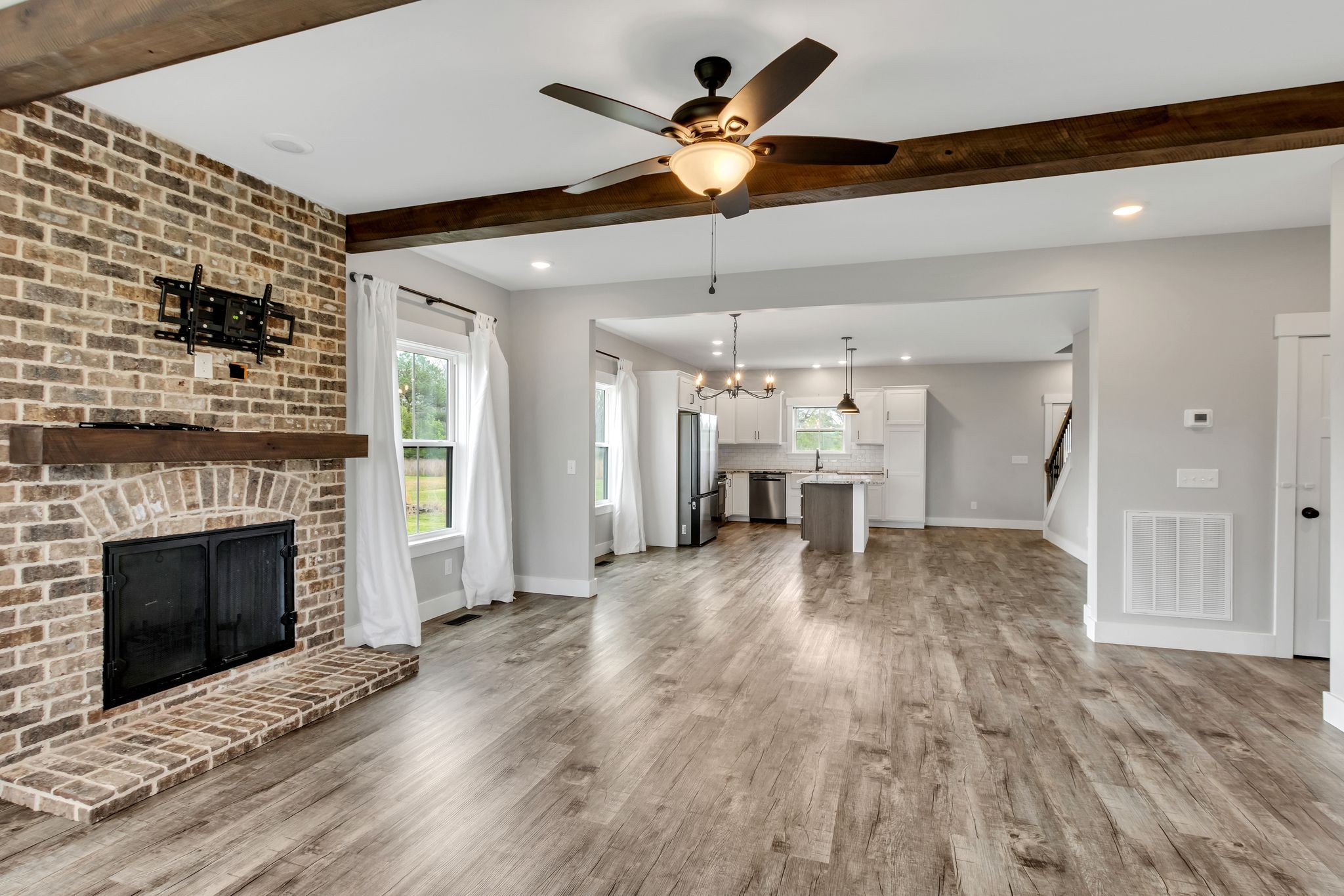 210 Deer Creek Ln
