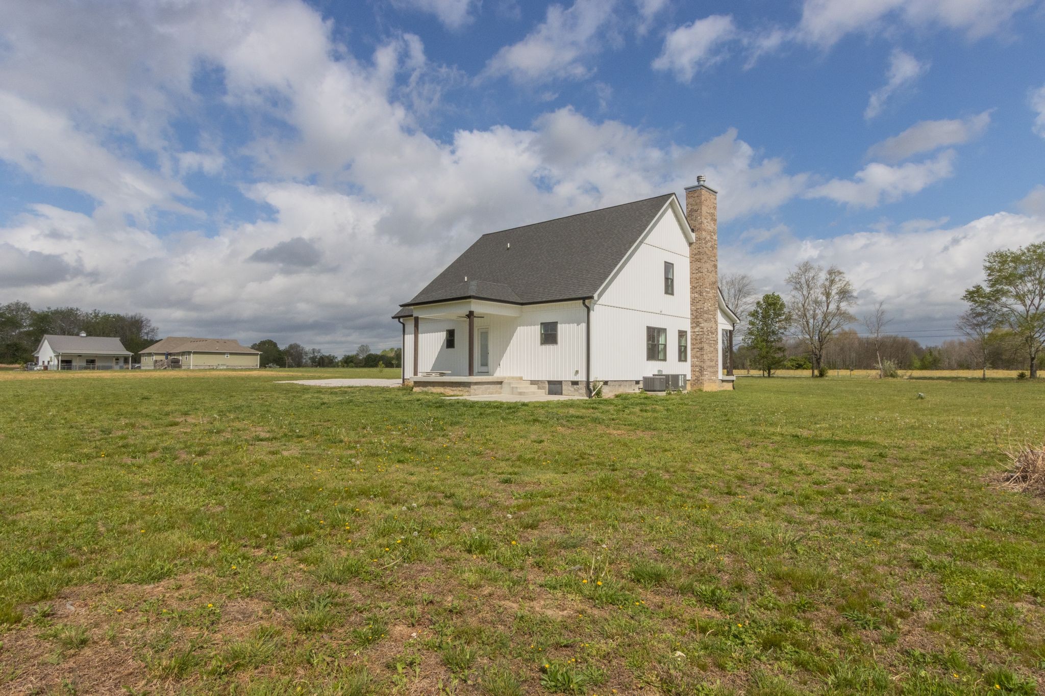 210 Deer Creek Ln