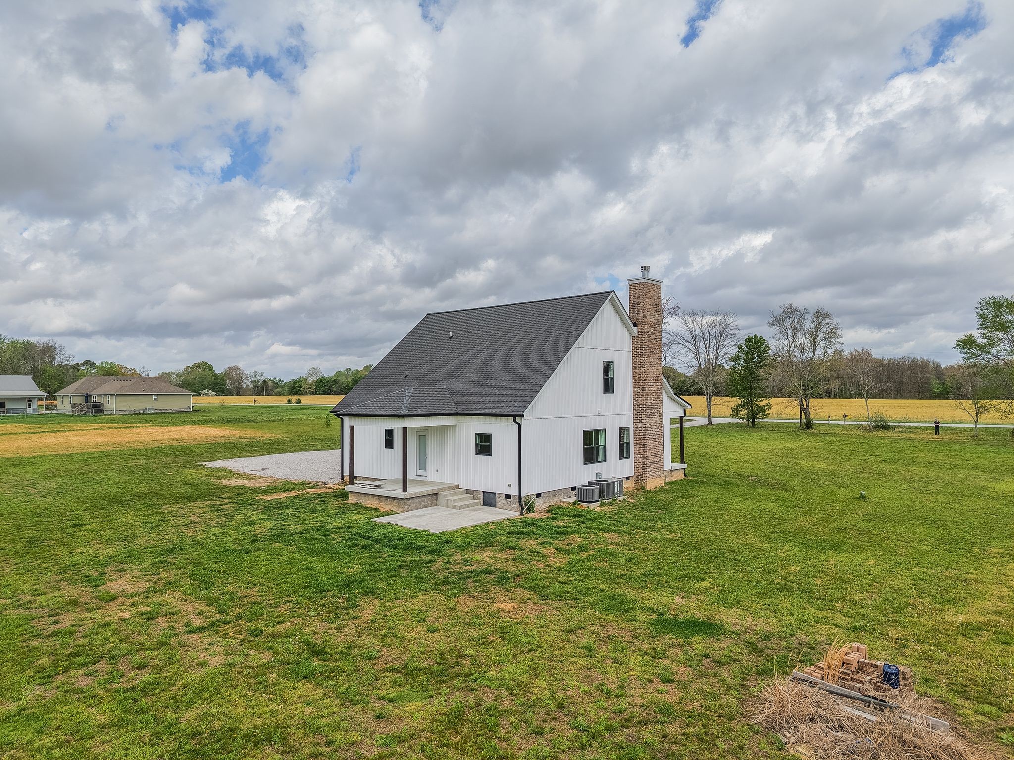 210 Deer Creek Ln