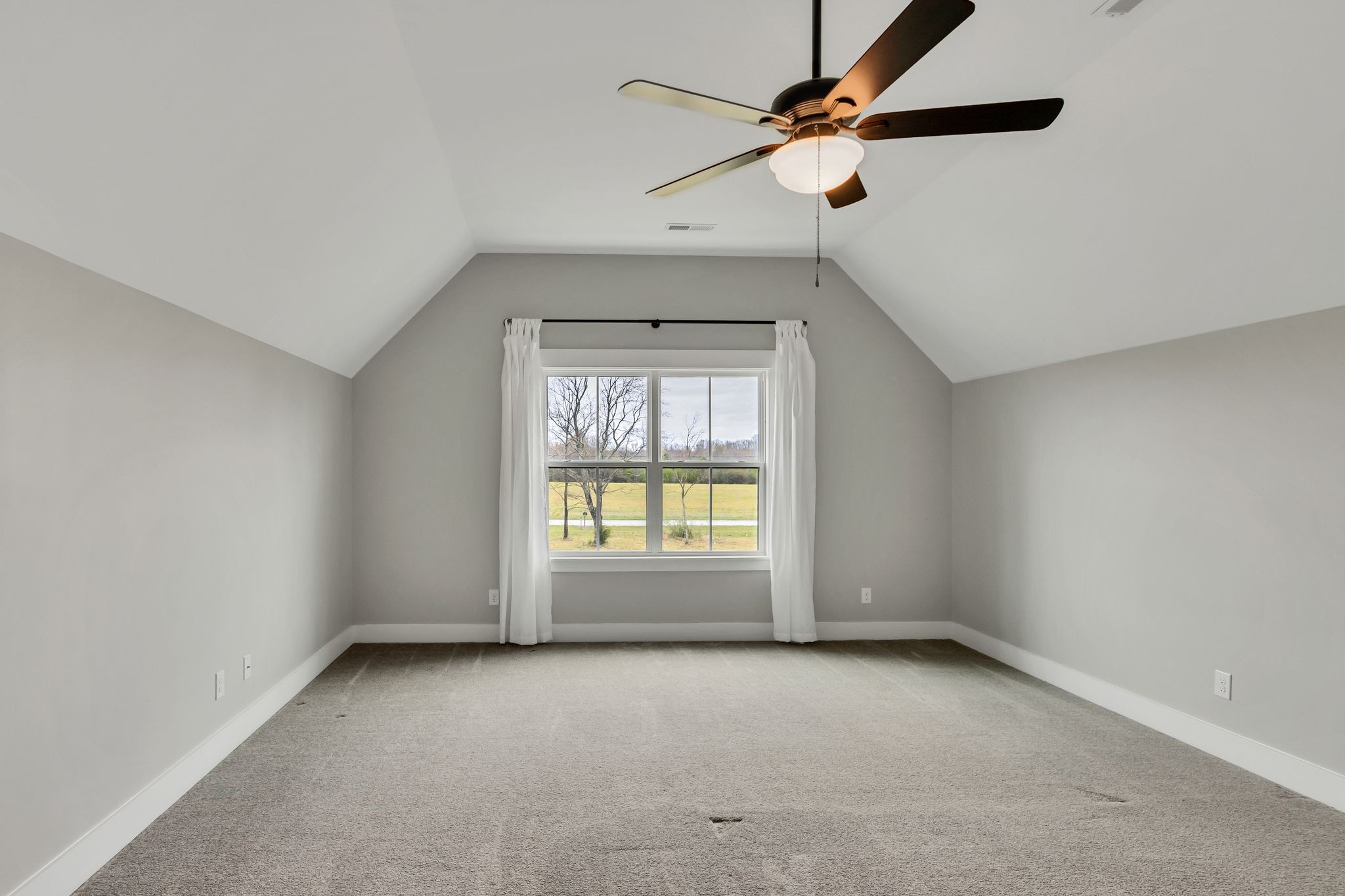210 Deer Creek Ln