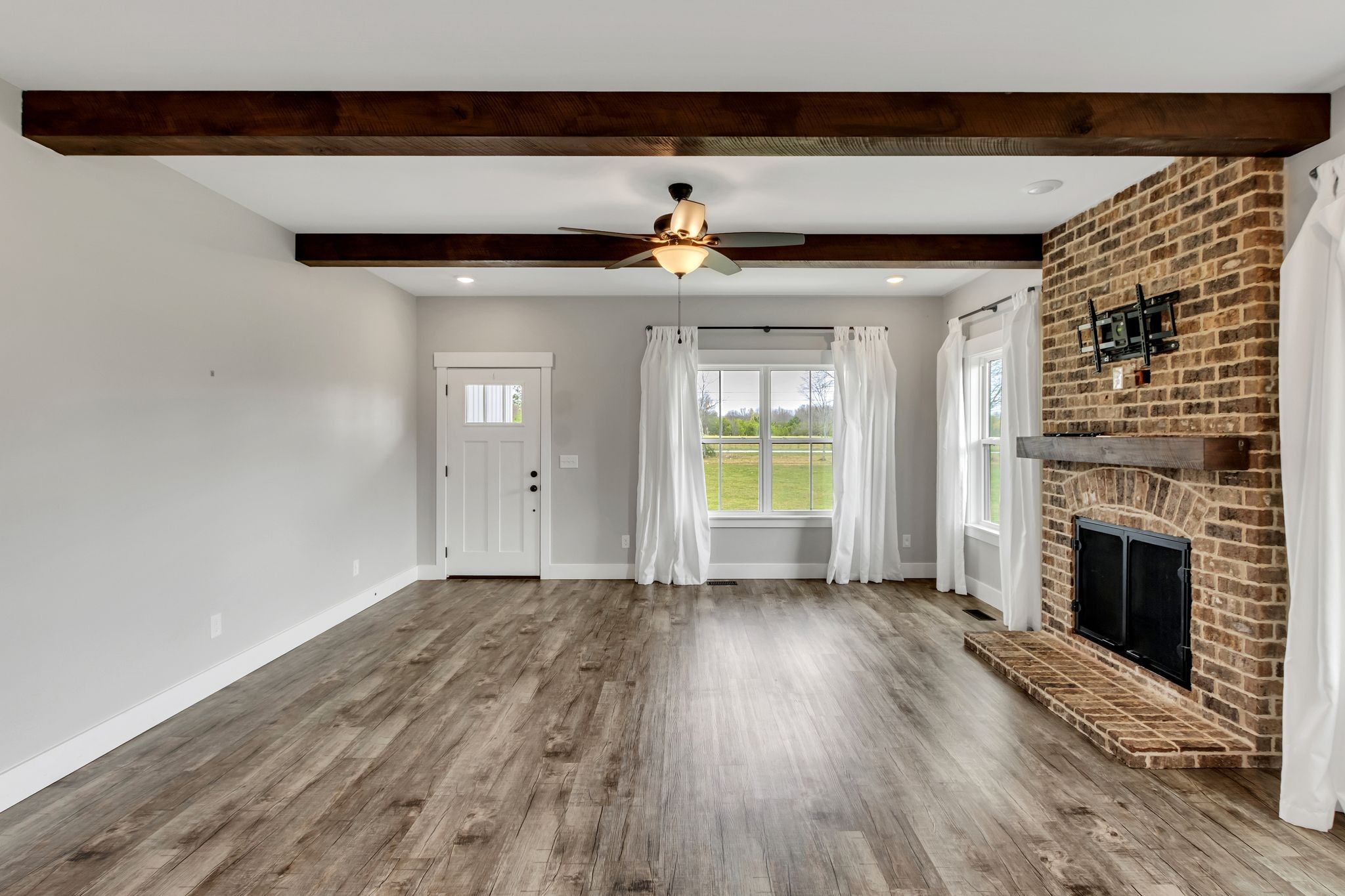 210 Deer Creek Ln