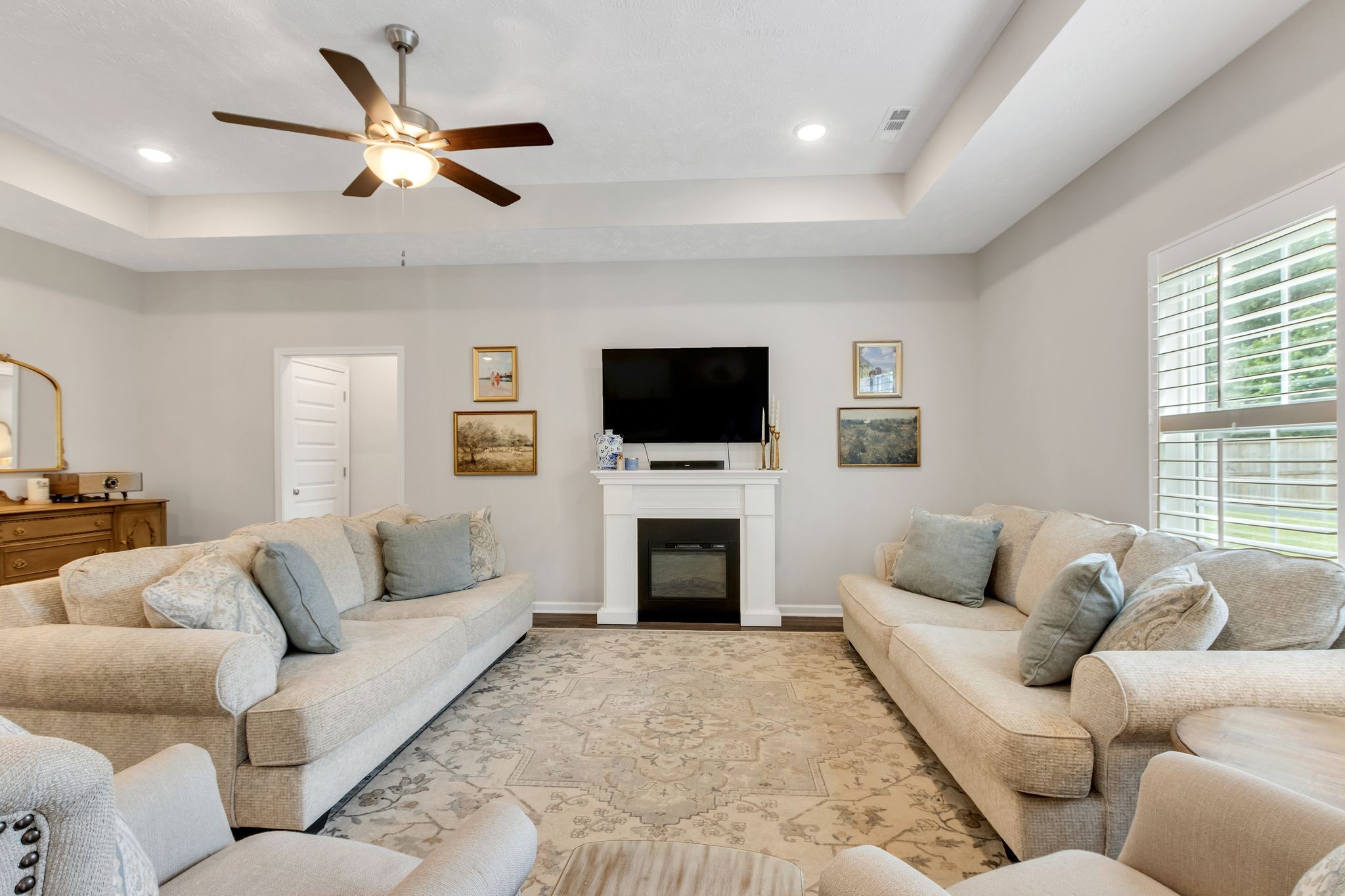 329 Mimosa Dr