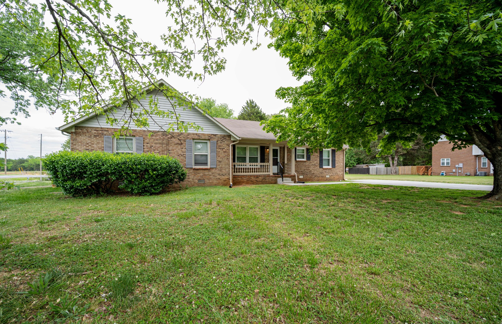 2594 Exeter Dr