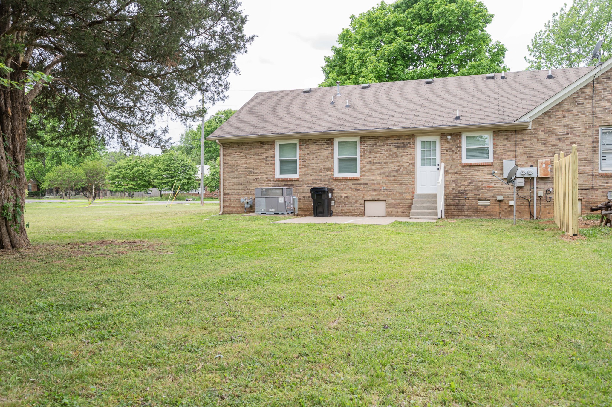 2594 Exeter Dr