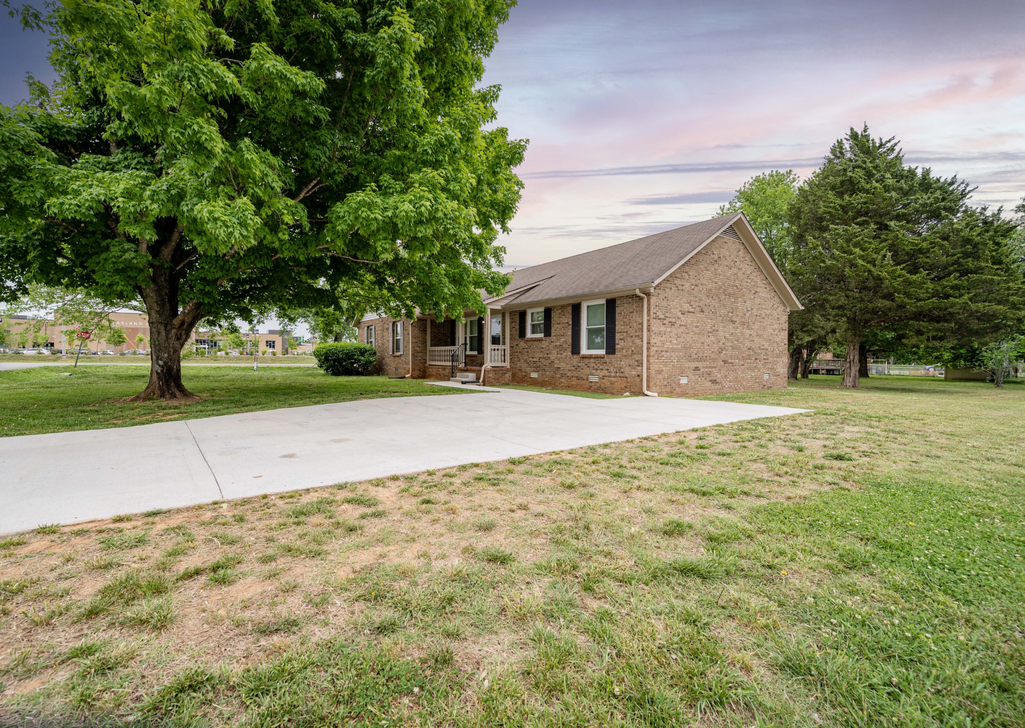 2594 Exeter Dr