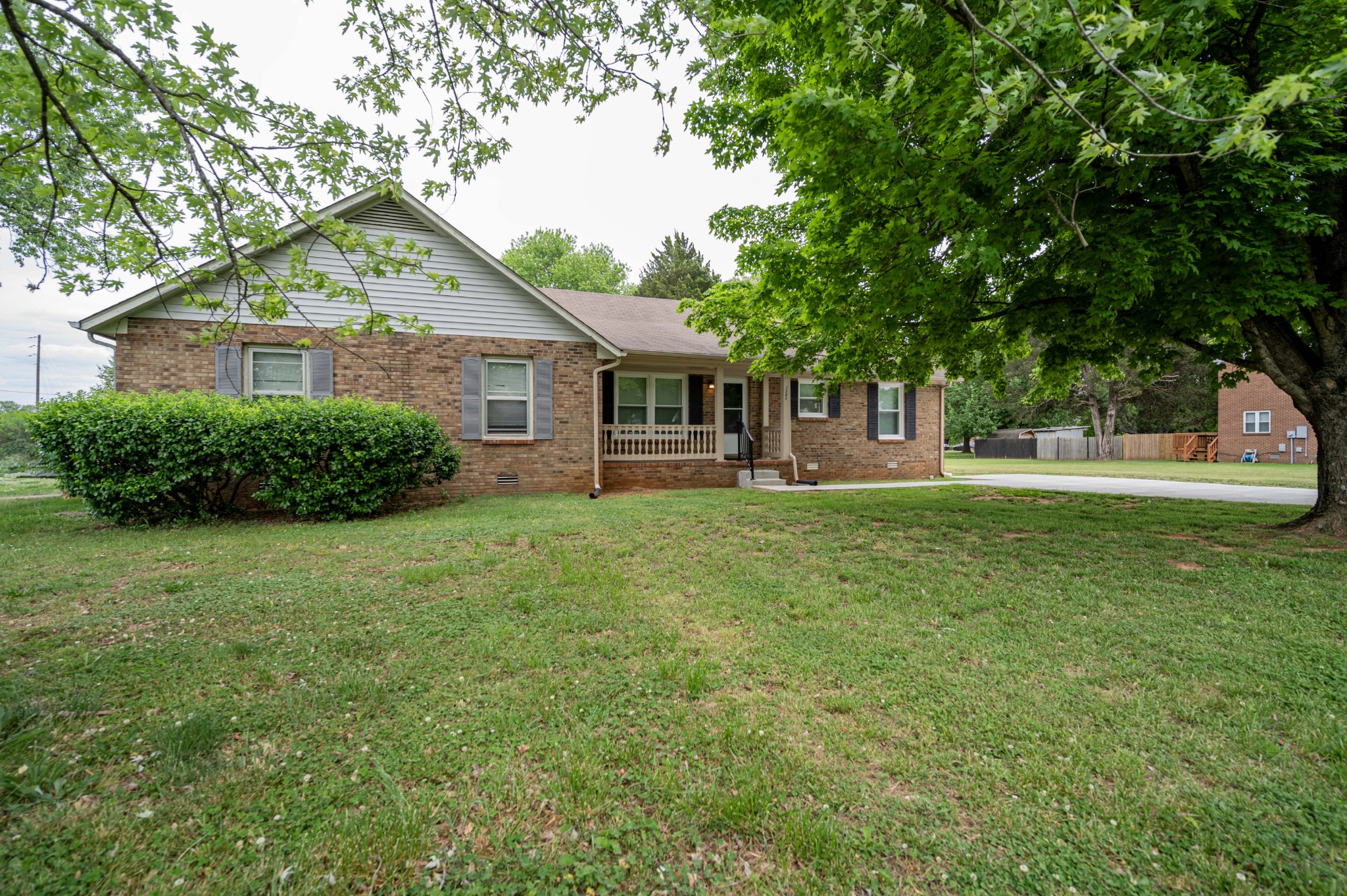 2594 Exeter Dr
