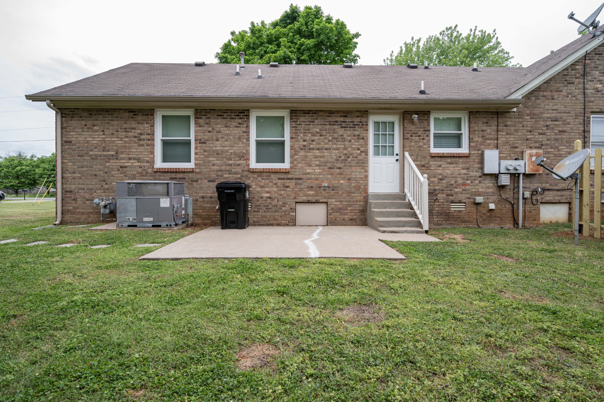 2594 Exeter Dr