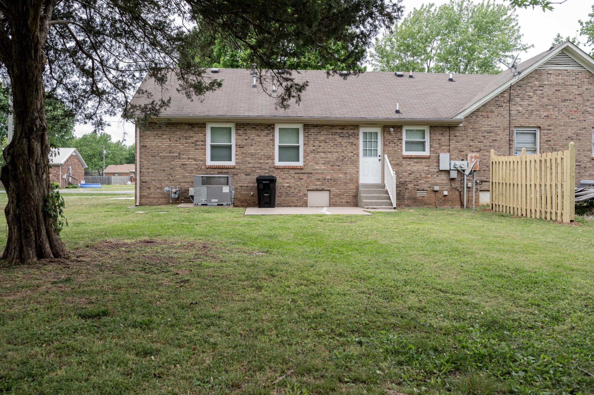 2594 Exeter Dr
