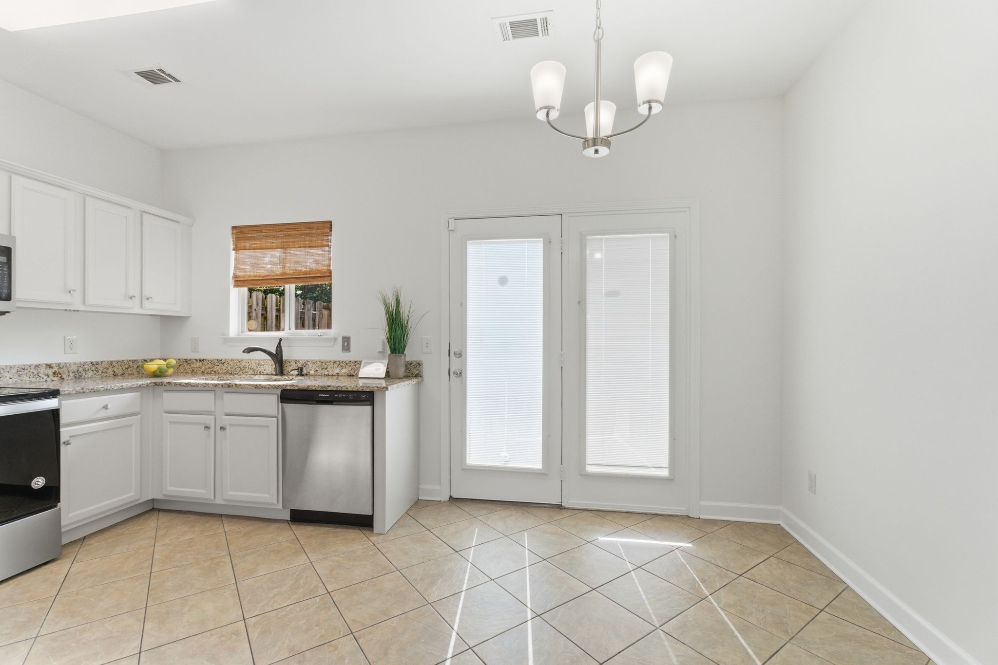 105 4th Ave Unit: 404