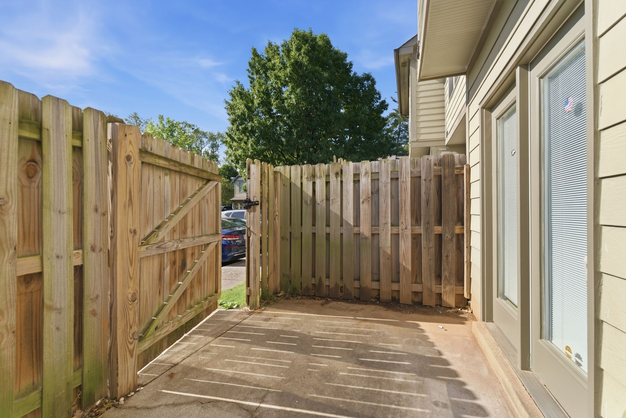 105 4th Ave Unit: 404