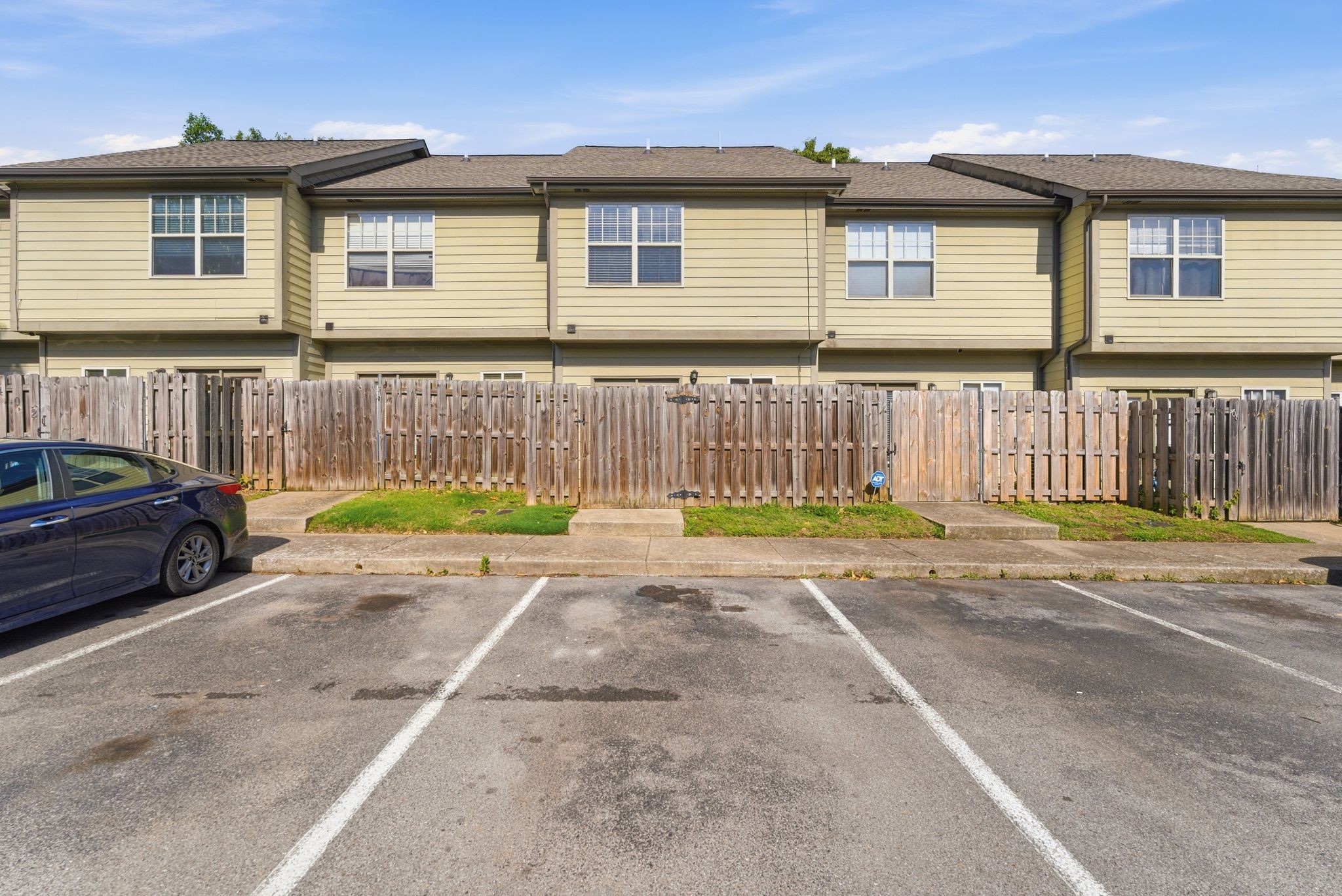 105 4th Ave Unit: 404