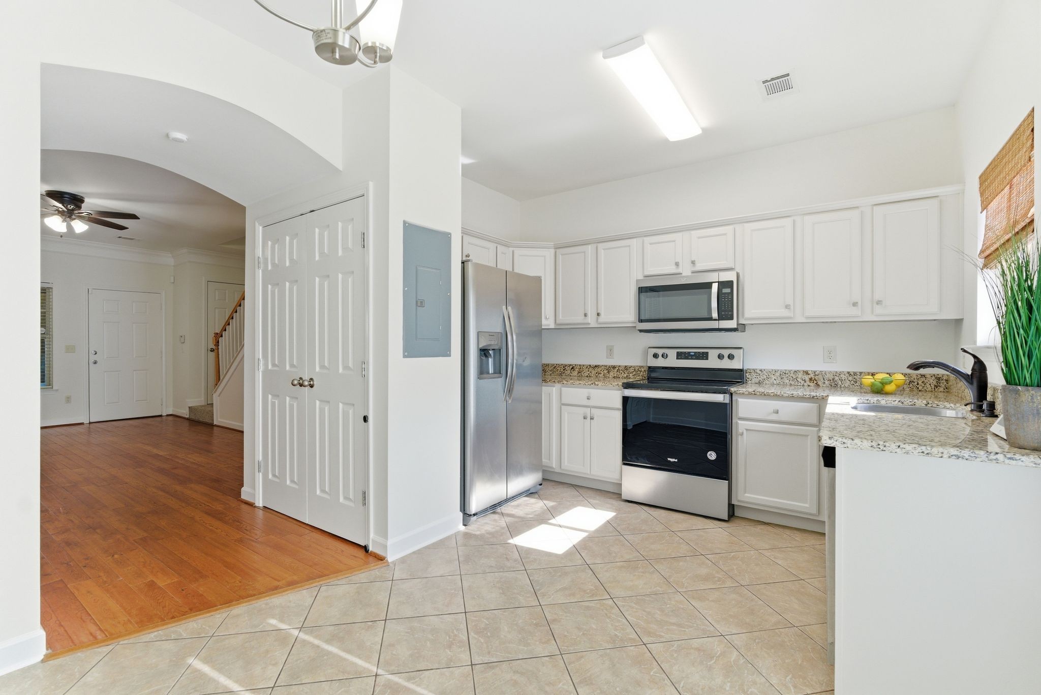 105 4th Ave Unit: 404