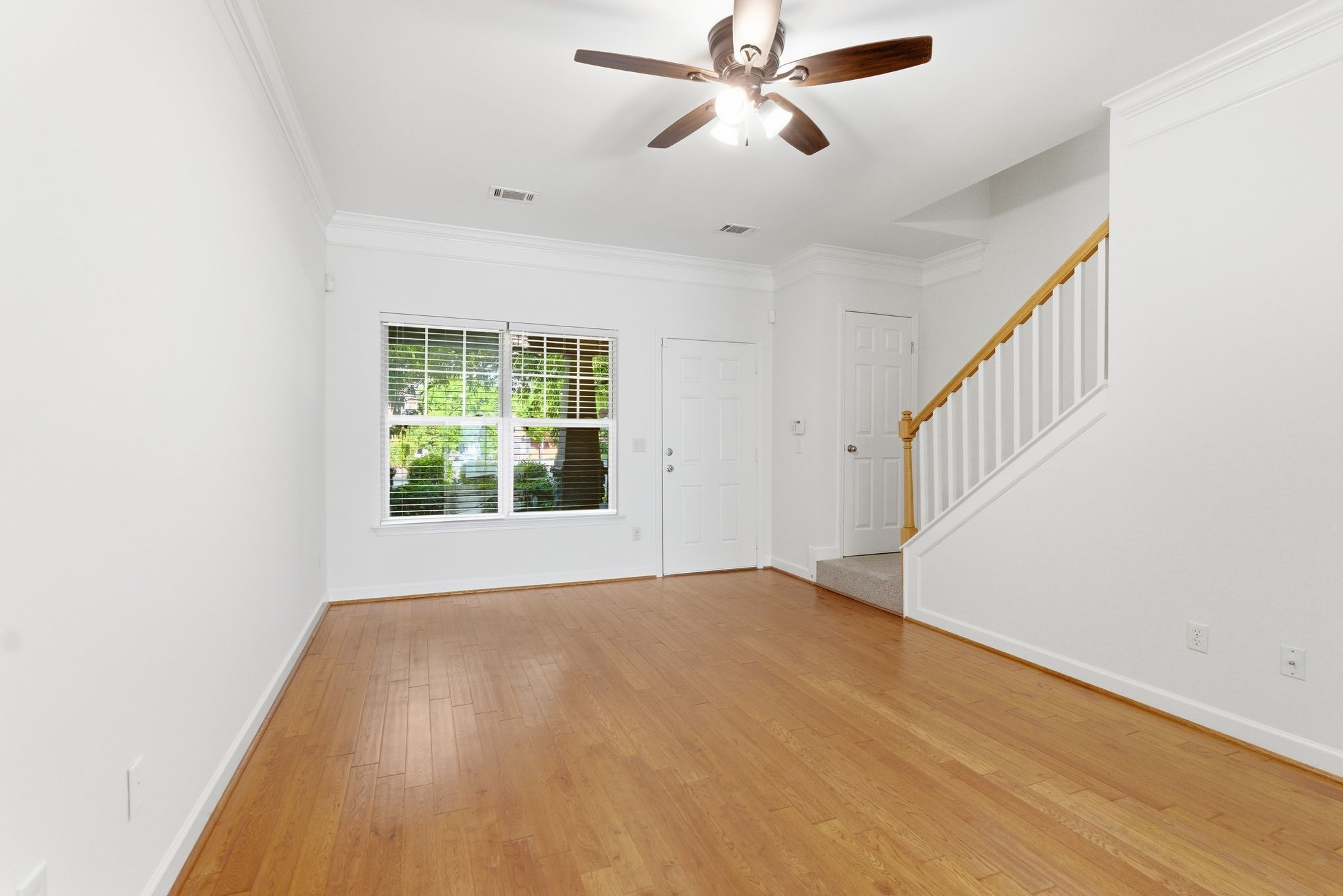 105 4th Ave Unit: 404