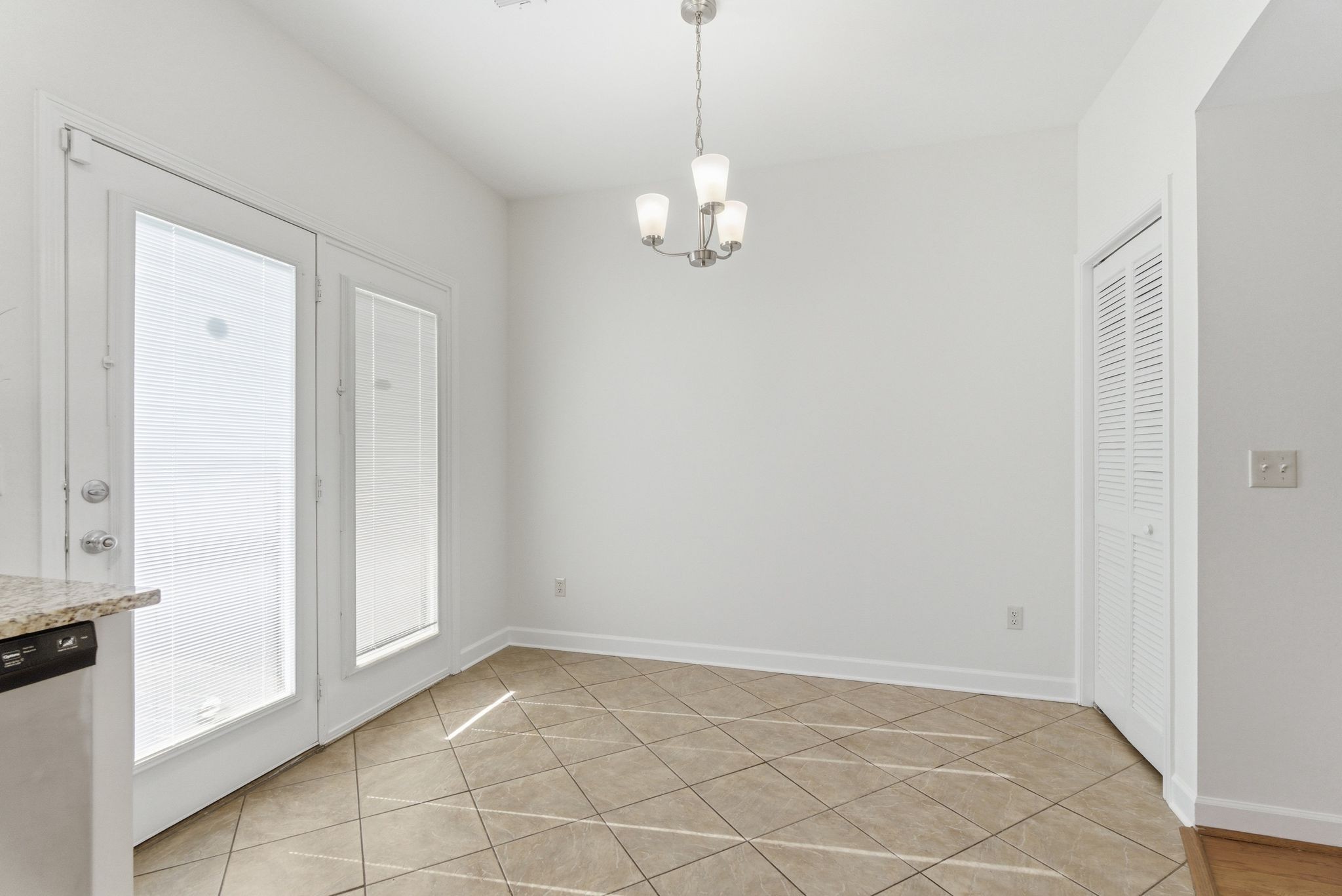 105 4th Ave Unit: 404