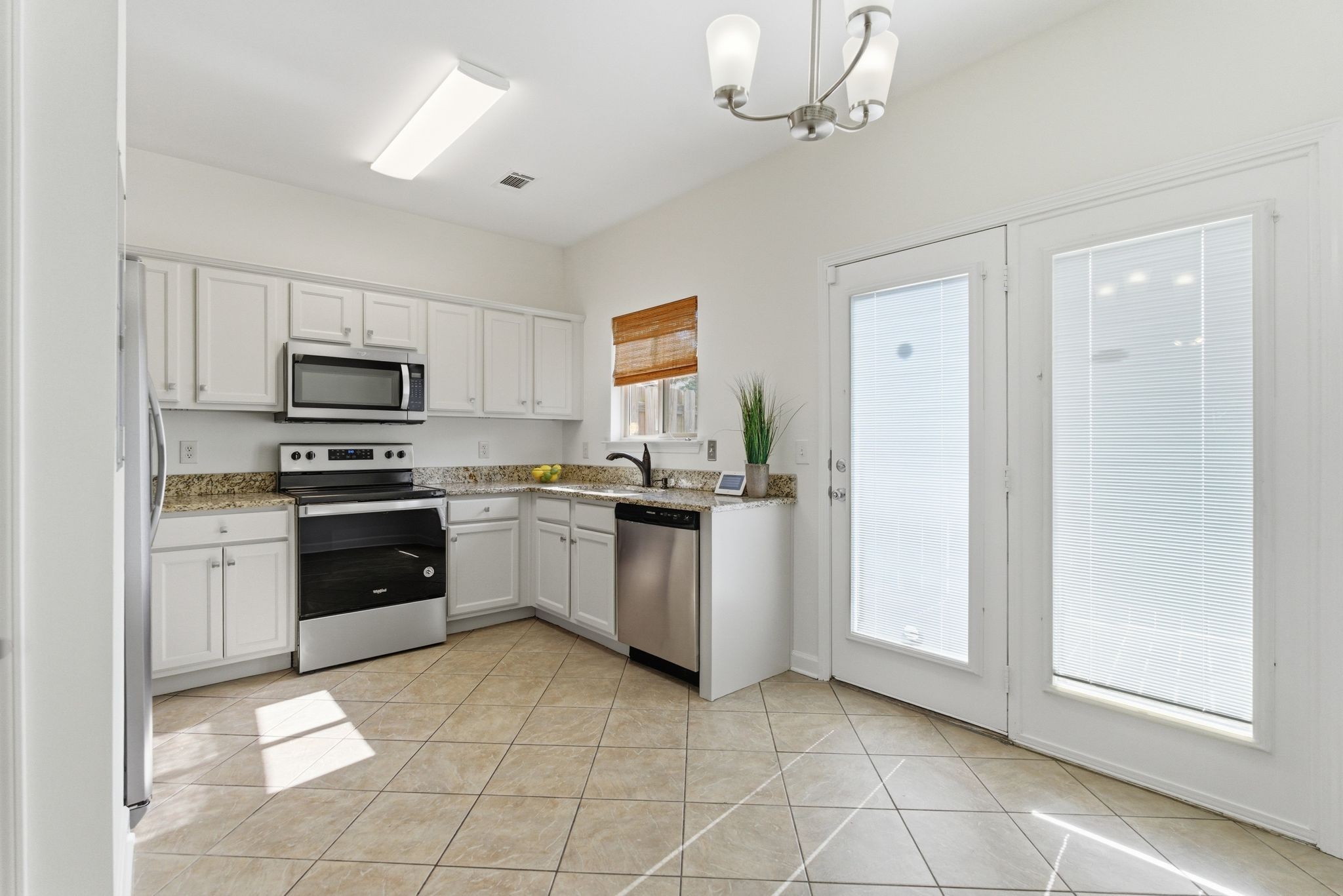 105 4th Ave Unit: 404