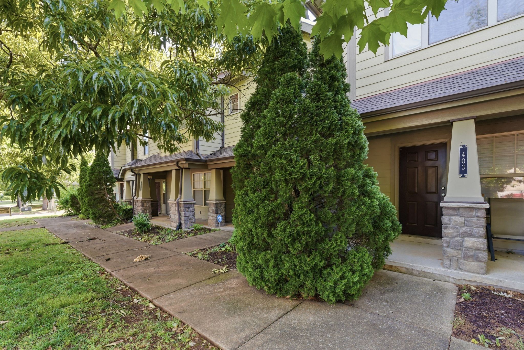 105 4th Ave Unit: 404