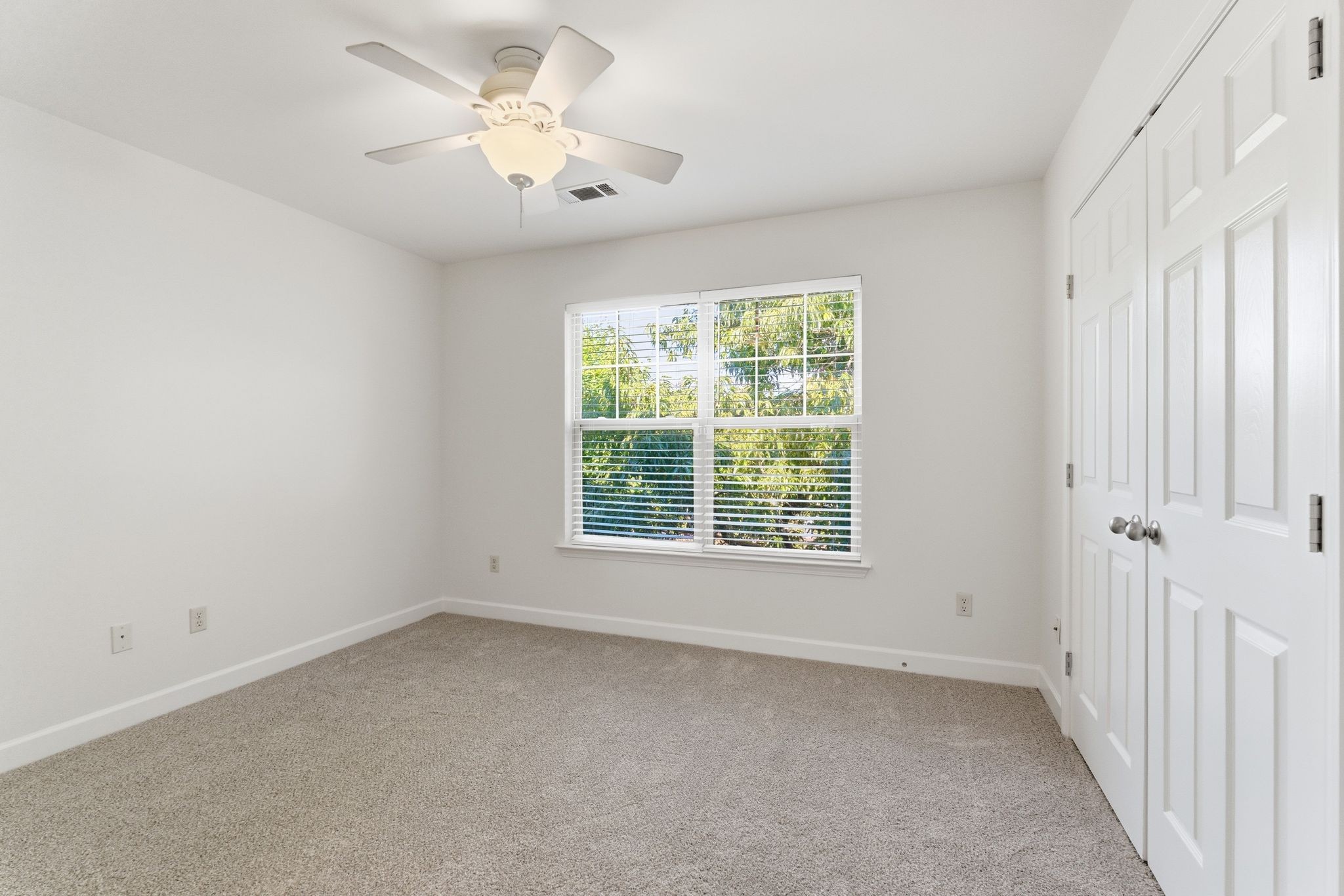 105 4th Ave Unit: 404